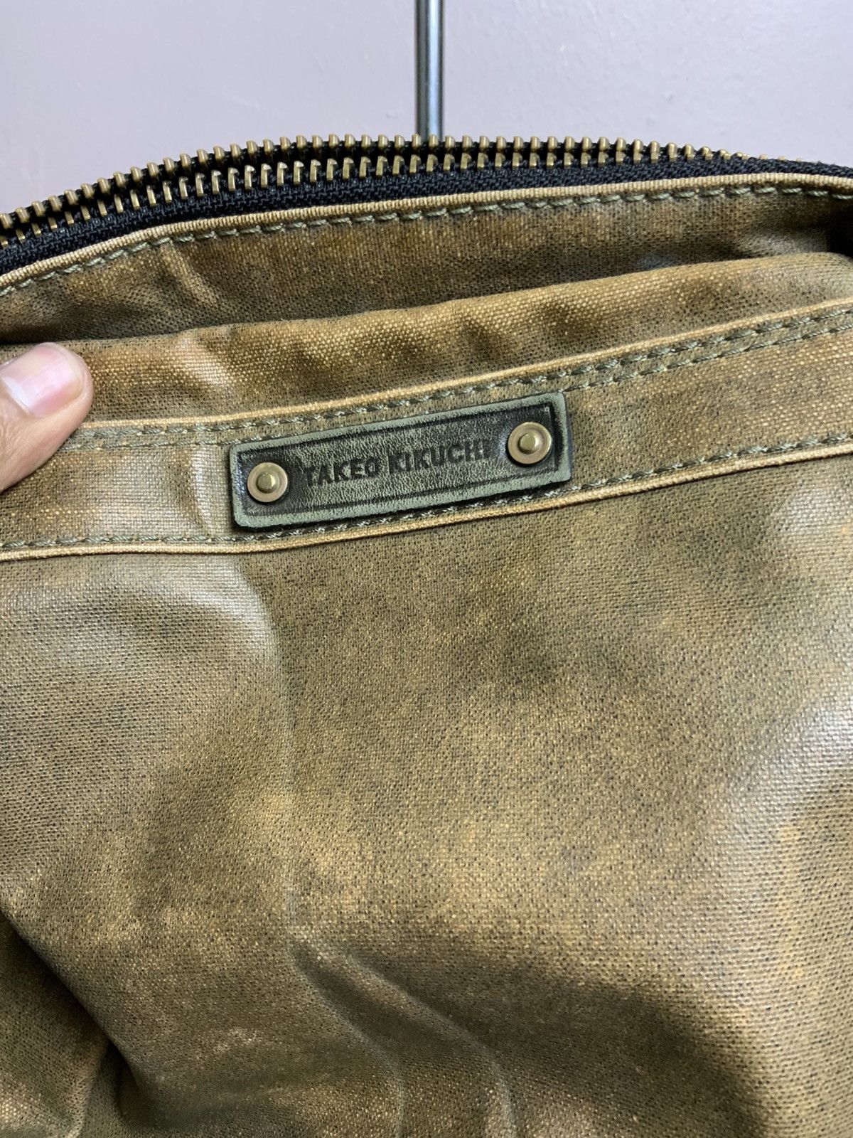 Japanese Brand Vintage Takeo Kikuchi Faded Leather Crossbody Sling Bag Size ONE SIZE - 21 Thumbnail