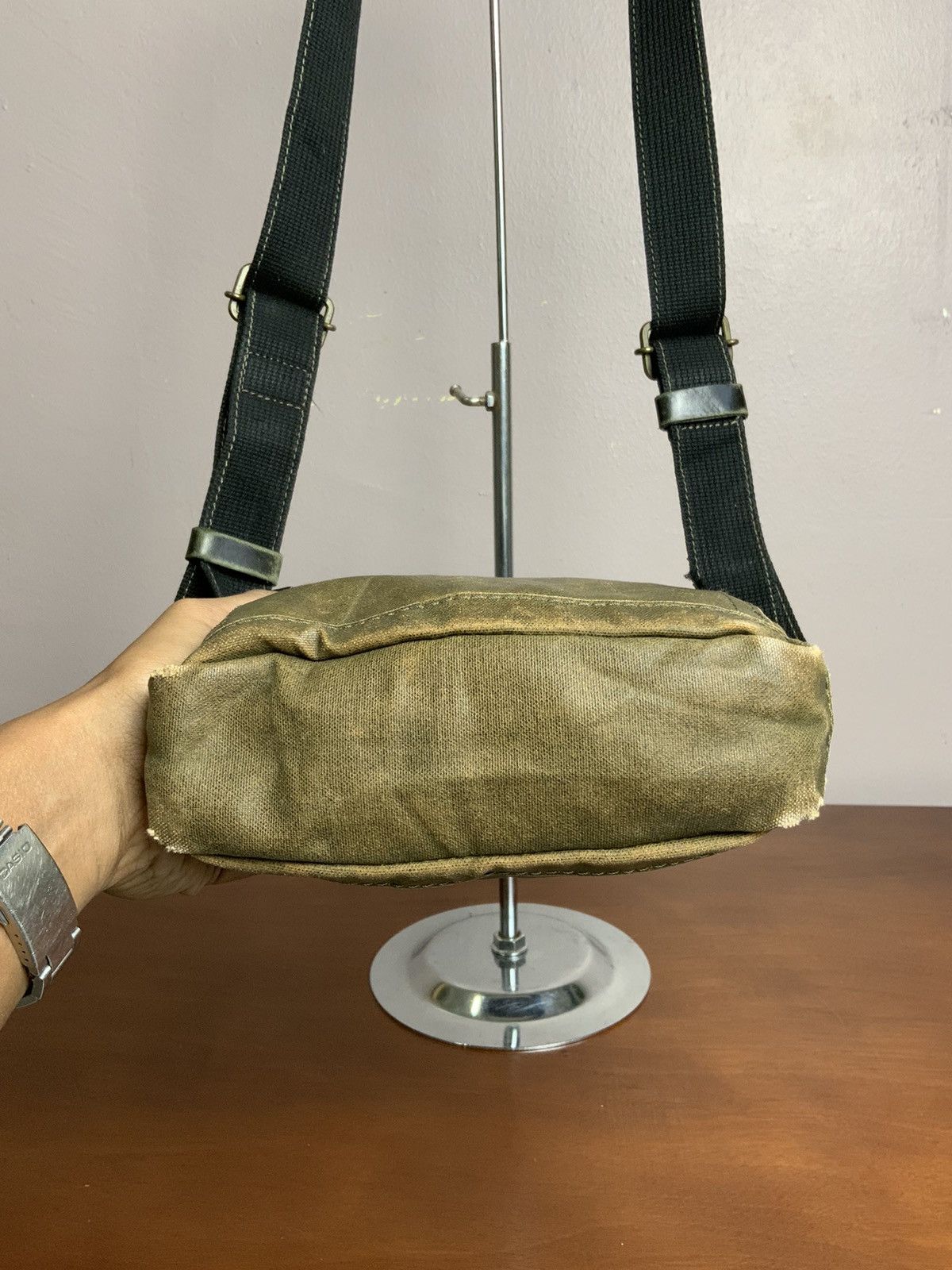 Japanese Brand Vintage Takeo Kikuchi Faded Leather Crossbody Sling Bag Size ONE SIZE - 11 Thumbnail