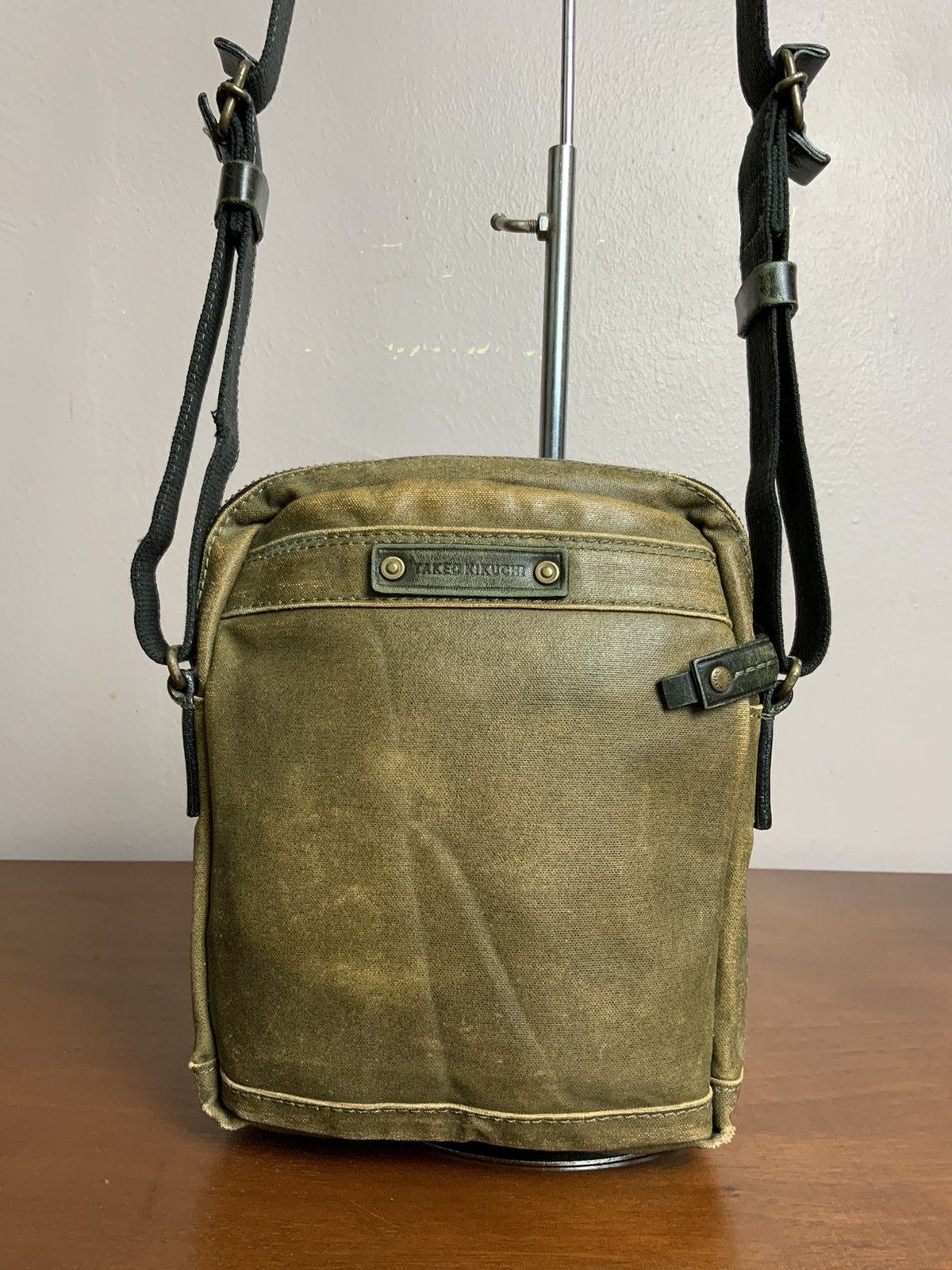 Japanese Brand Vintage Takeo Kikuchi Faded Leather Crossbody Sling Bag Size ONE SIZE - 3 Thumbnail
