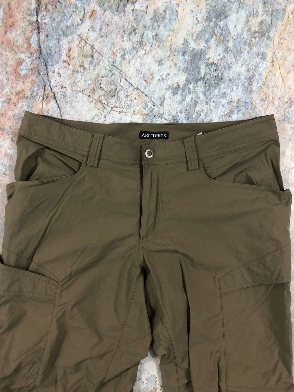 Arc'teryx Arcteryx brown cargo pants Size US 35 - 1 Thumbnail