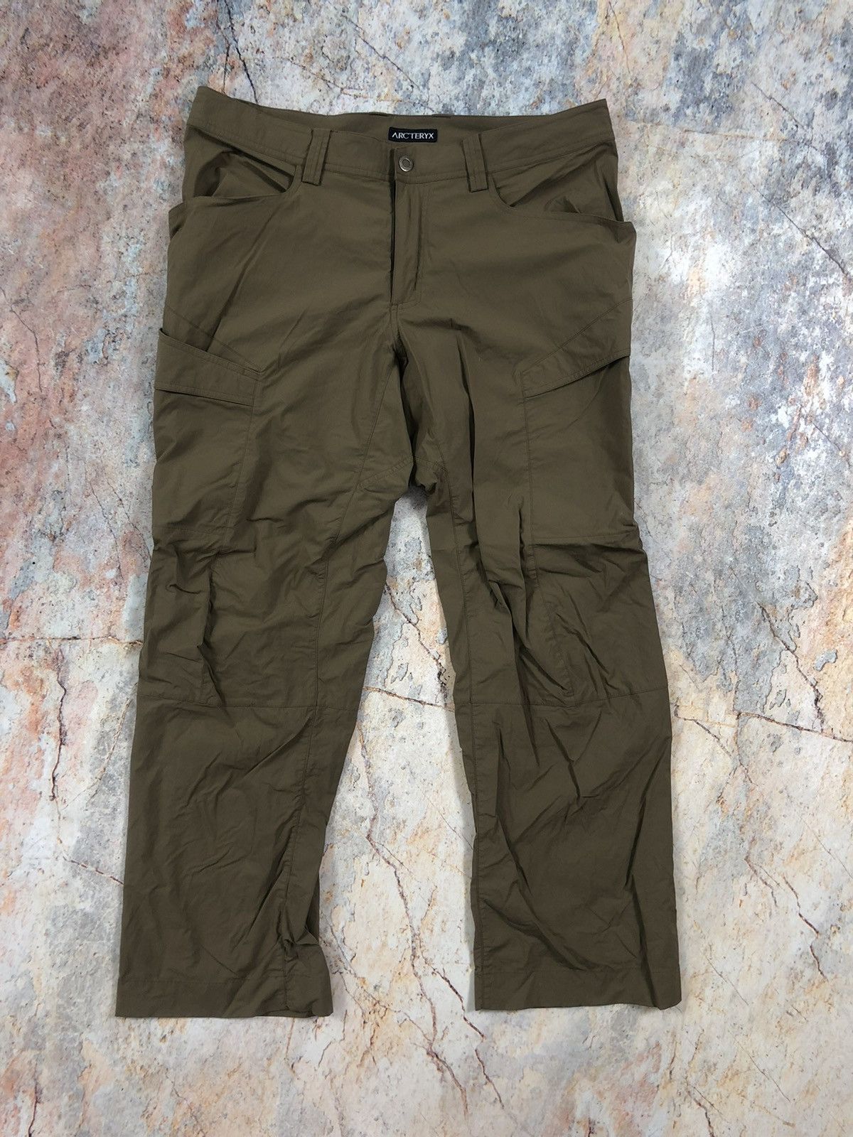 Arc'teryx Arcteryx brown cargo pants Size US 35 - 2 Thumbnail