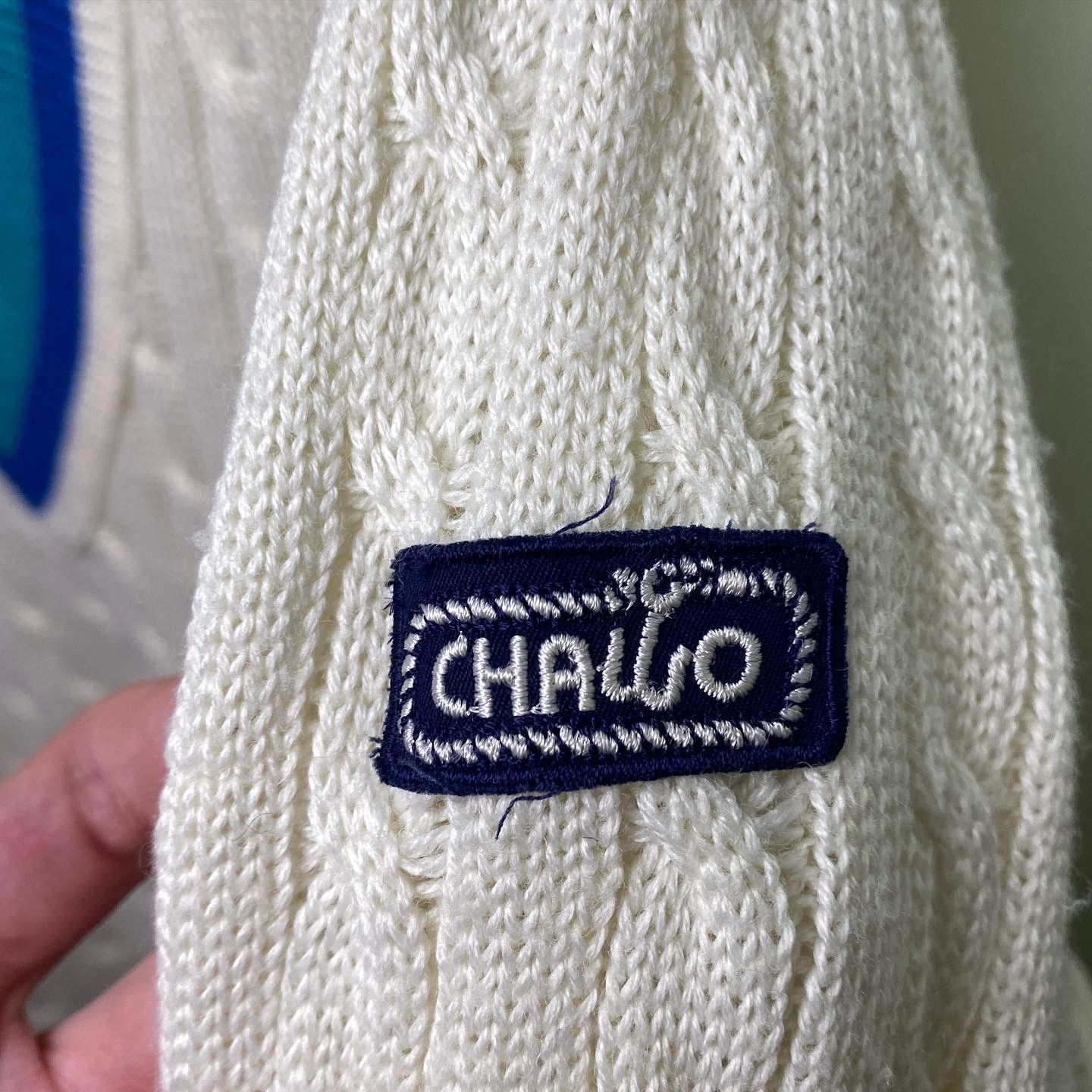 Dale Of Norway Chawo of Norway Cable Knit Wool V-Neck Sweater Vintage 90s Size US M / EU 48-50 / 2 - 8 Thumbnail