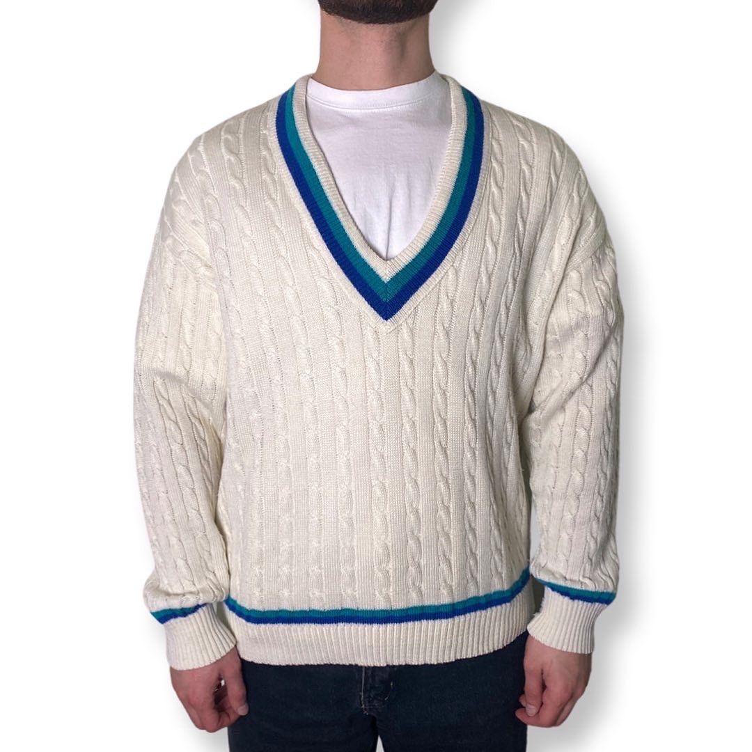Dale Of Norway Chawo of Norway Cable Knit Wool V-Neck Sweater Vintage 90s Size US M / EU 48-50 / 2 - 3 Thumbnail