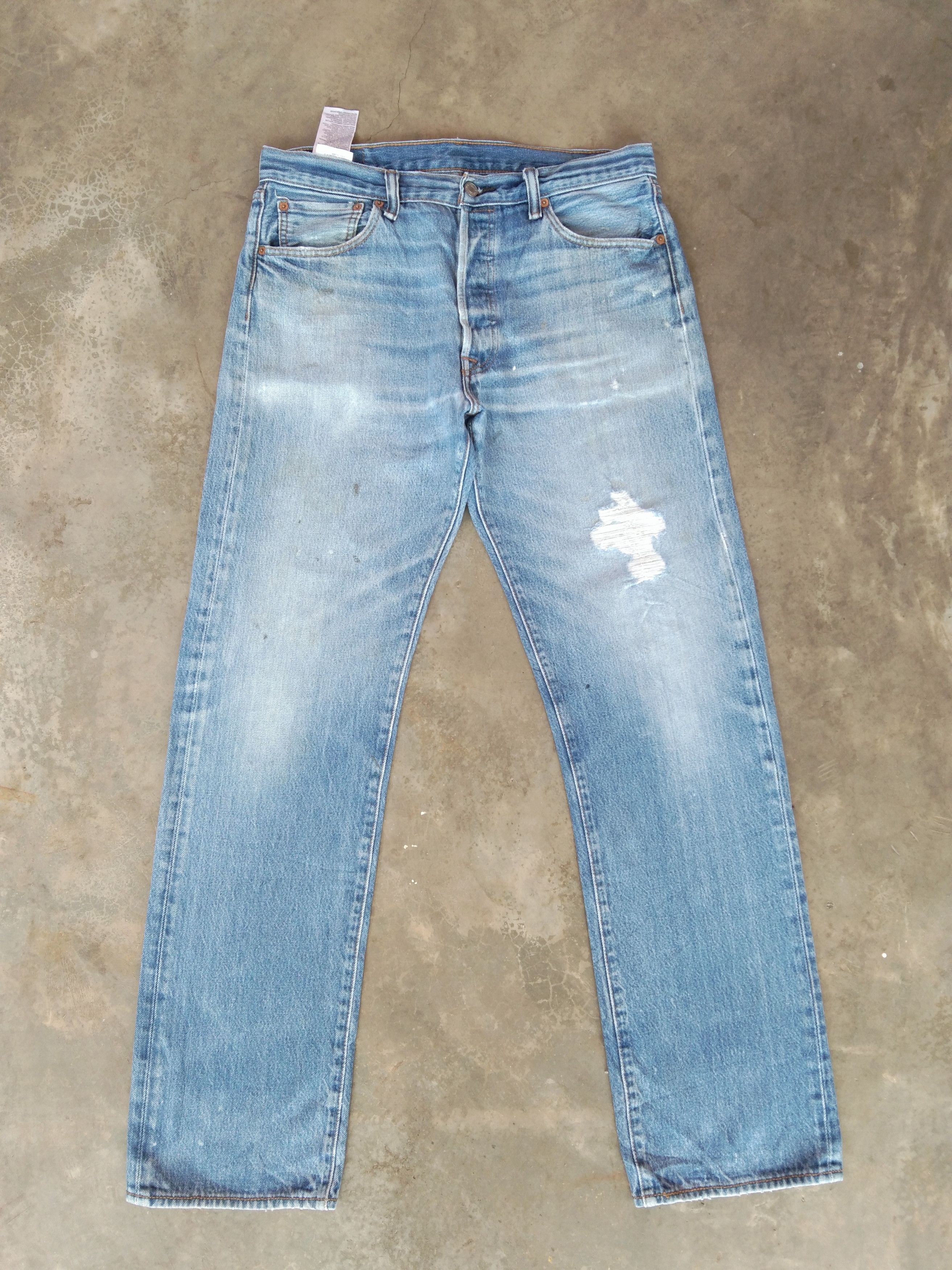 Levi's × Vintage Vintage Levis 501 Light Wash Distressed Jeans 34x32 Size US 34 / EU 50 - 1 Thumbnail