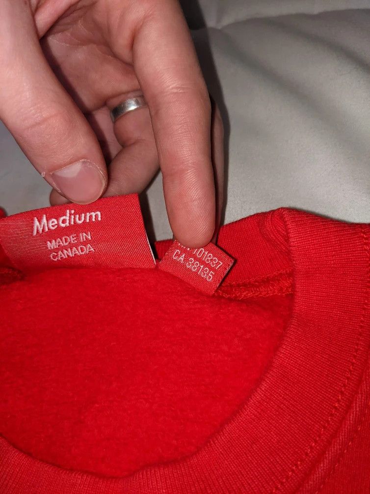 Supreme Supreme red cutout logo crewneck Size US M / EU 48-50 / 2 - 3 Thumbnail