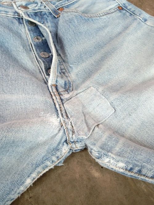 Levi's 90s Vintage Levi's 501 Distressed Jeans 33x32 Size US 33 - 11 Thumbnail