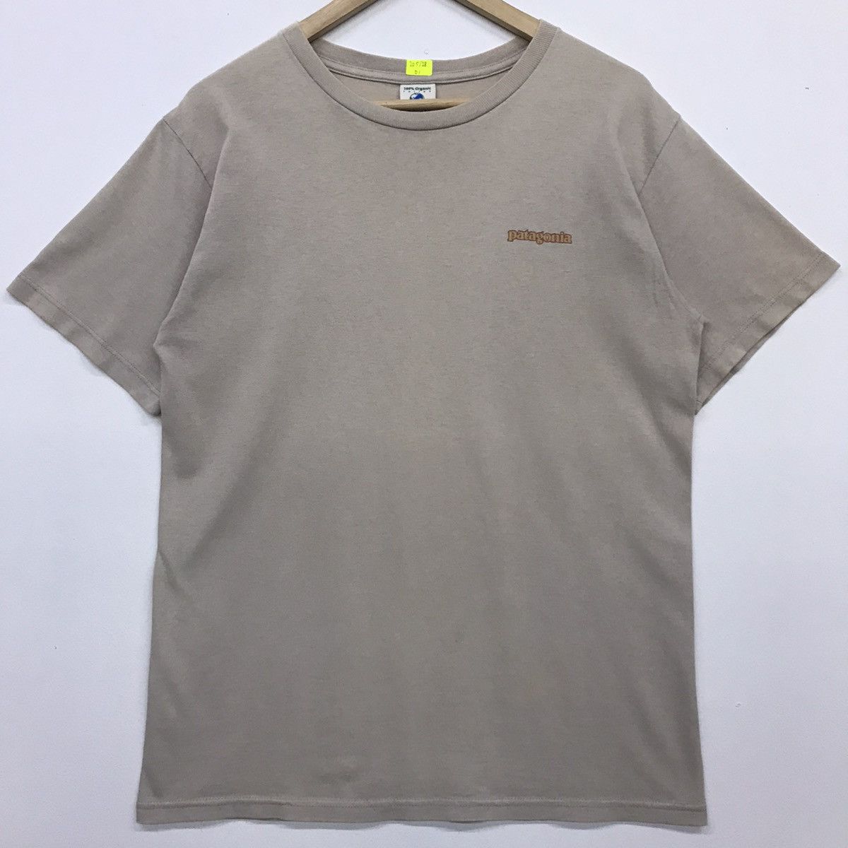 *Rare!! Patagonia Mountain Logo Back Print tee