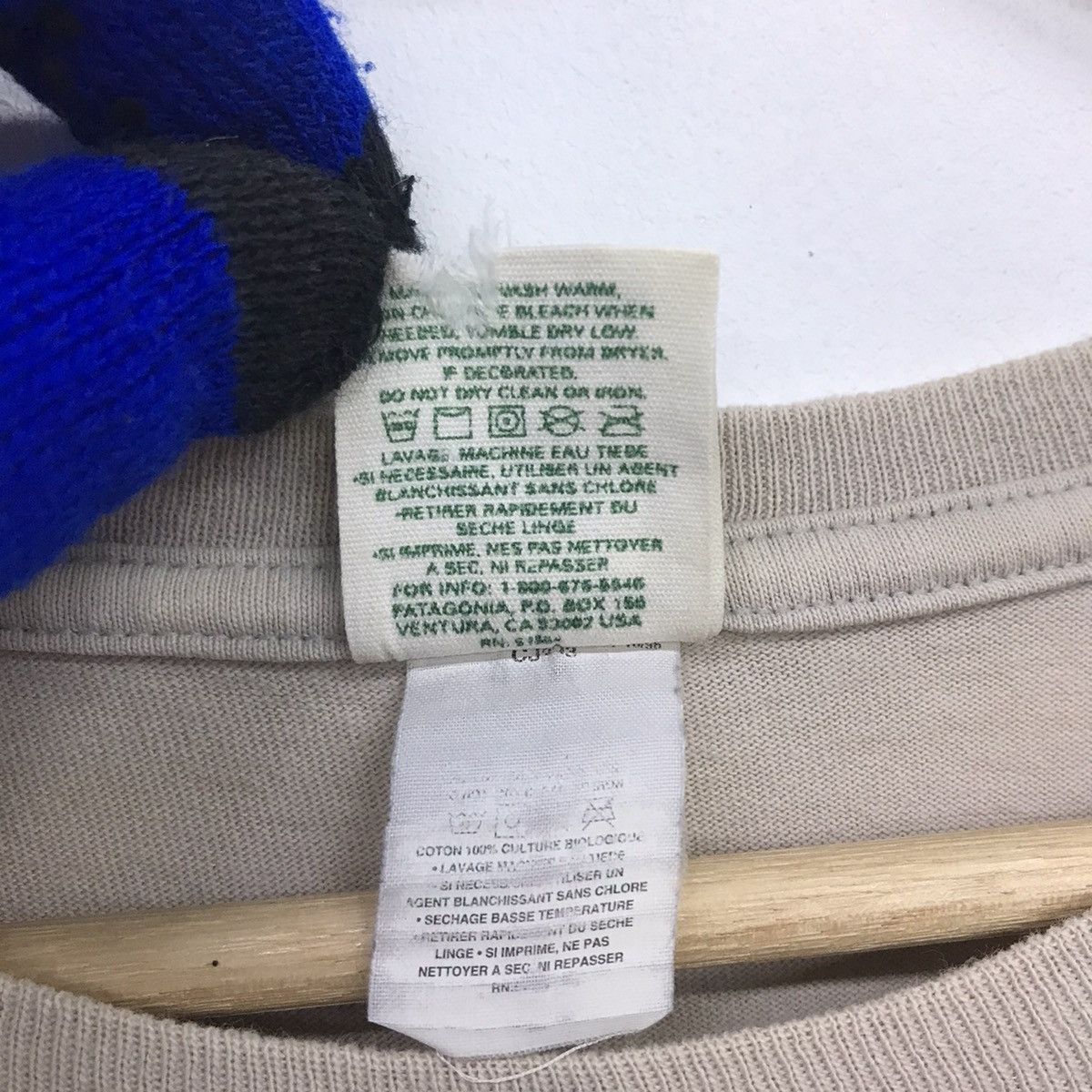 *Rare!! Patagonia Mountain Logo Back Print tee