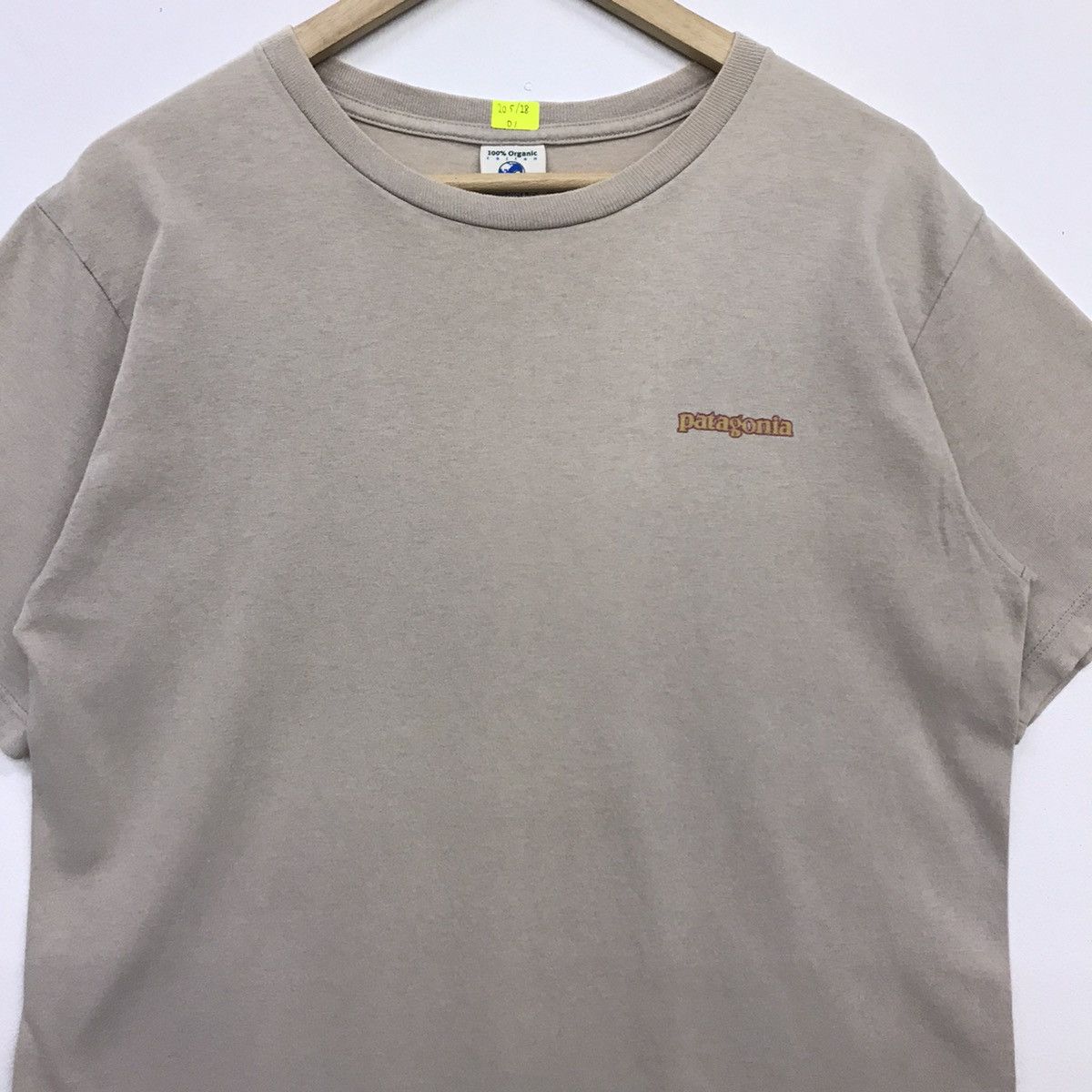 *Rare!! Patagonia Mountain Logo Back Print tee