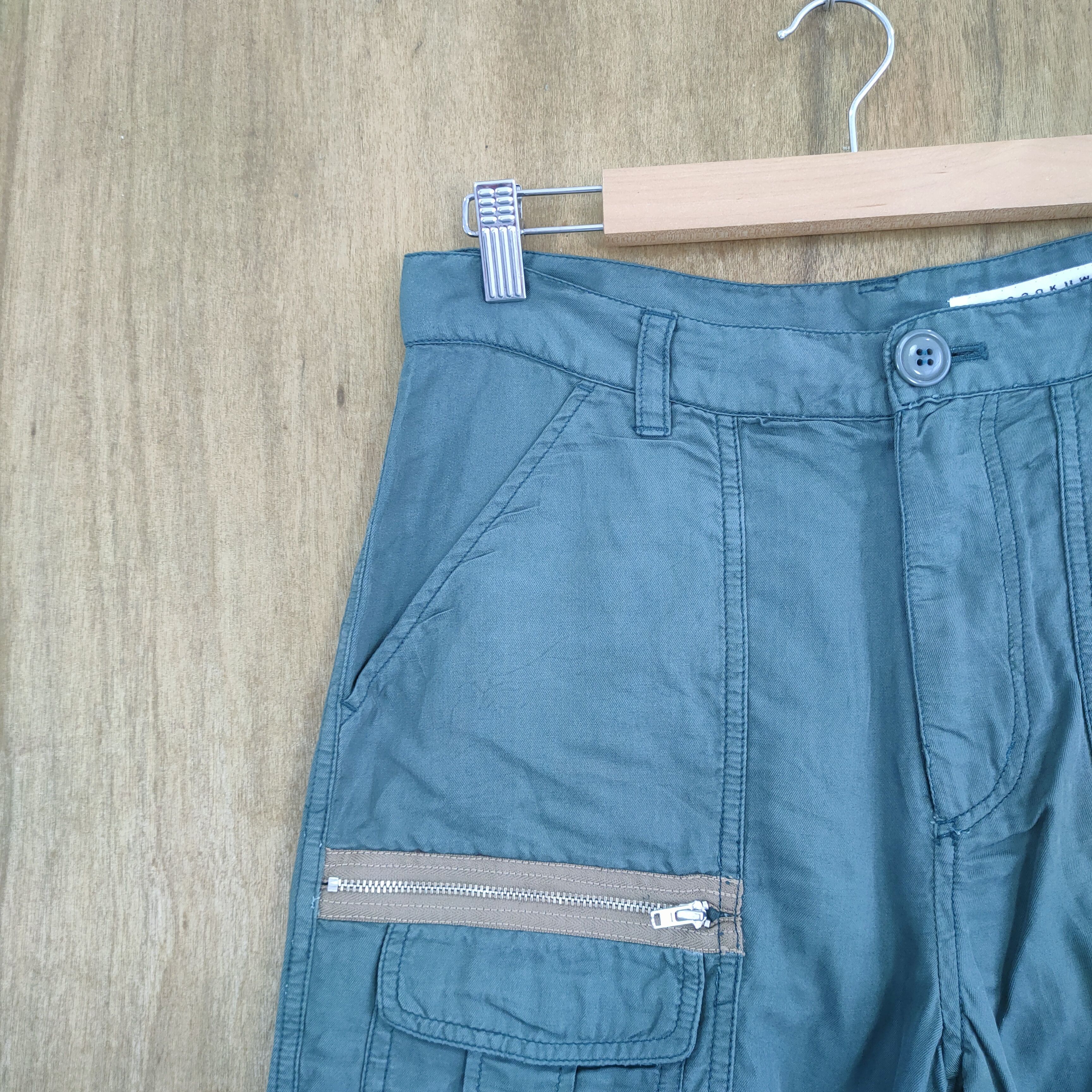 Issey Miyake SUNAOKUWAHARA by ISSEY MIYAKE DARK GREEN CARGO PANTS Size US 30 / EU 46 - 4 Thumbnail