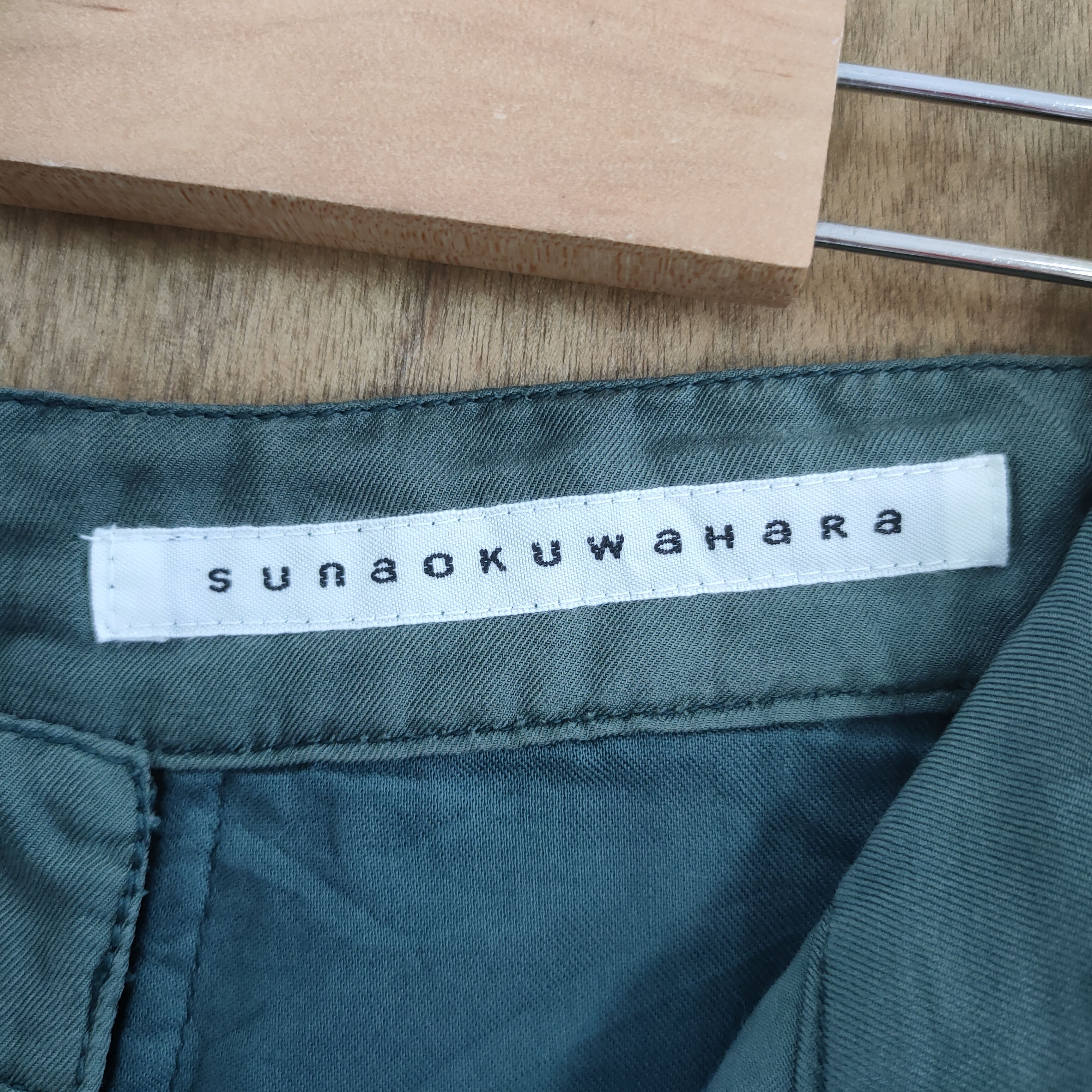 Issey Miyake SUNAOKUWAHARA by ISSEY MIYAKE DARK GREEN CARGO PANTS Size US 30 / EU 46 - 11 Thumbnail