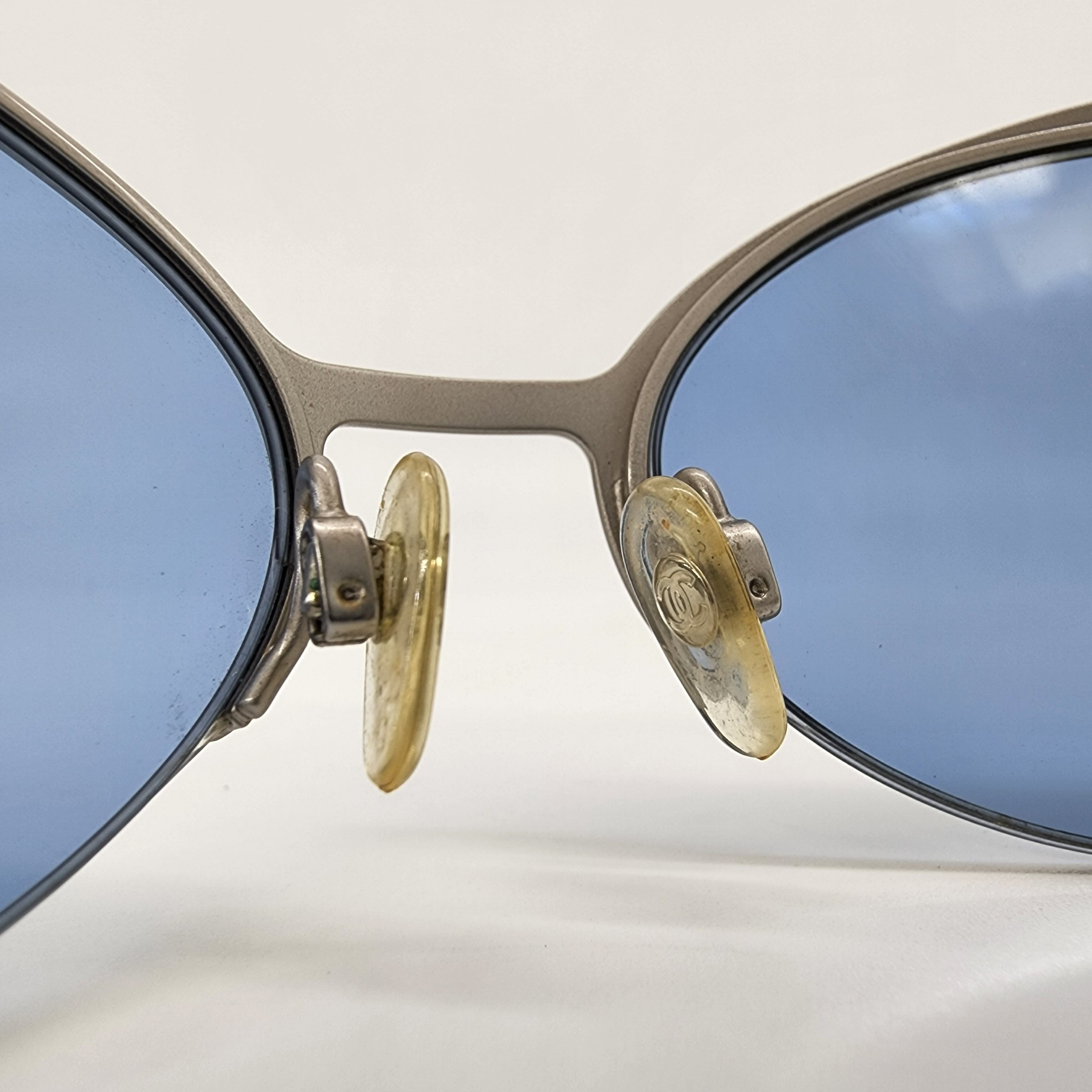 Chanel Chanel - SS00 - 4001 Futuristic Sunglasses Size ONE SIZE - 8 Thumbnail