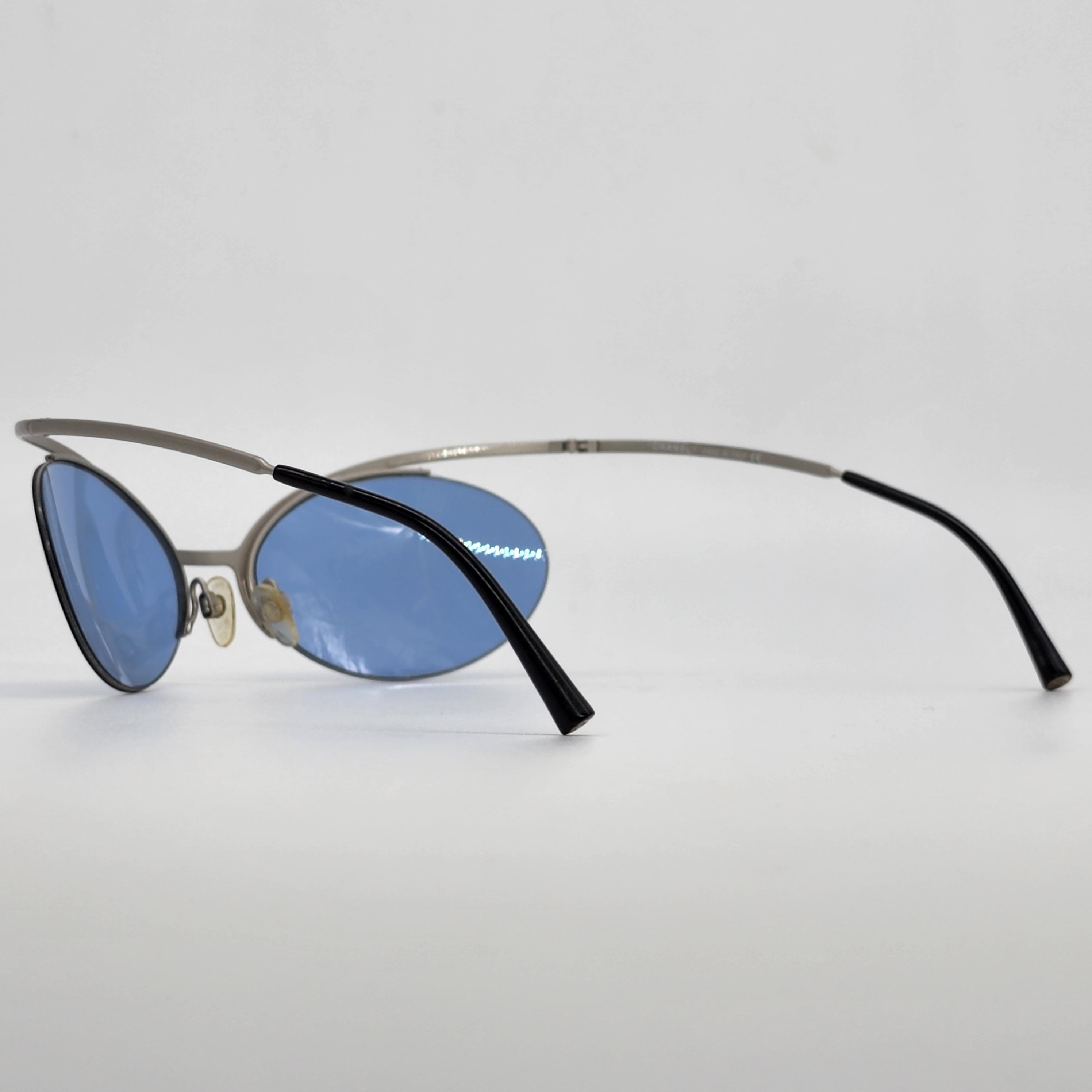 Chanel Chanel - SS00 - 4001 Futuristic Sunglasses Size ONE SIZE - 5 Thumbnail