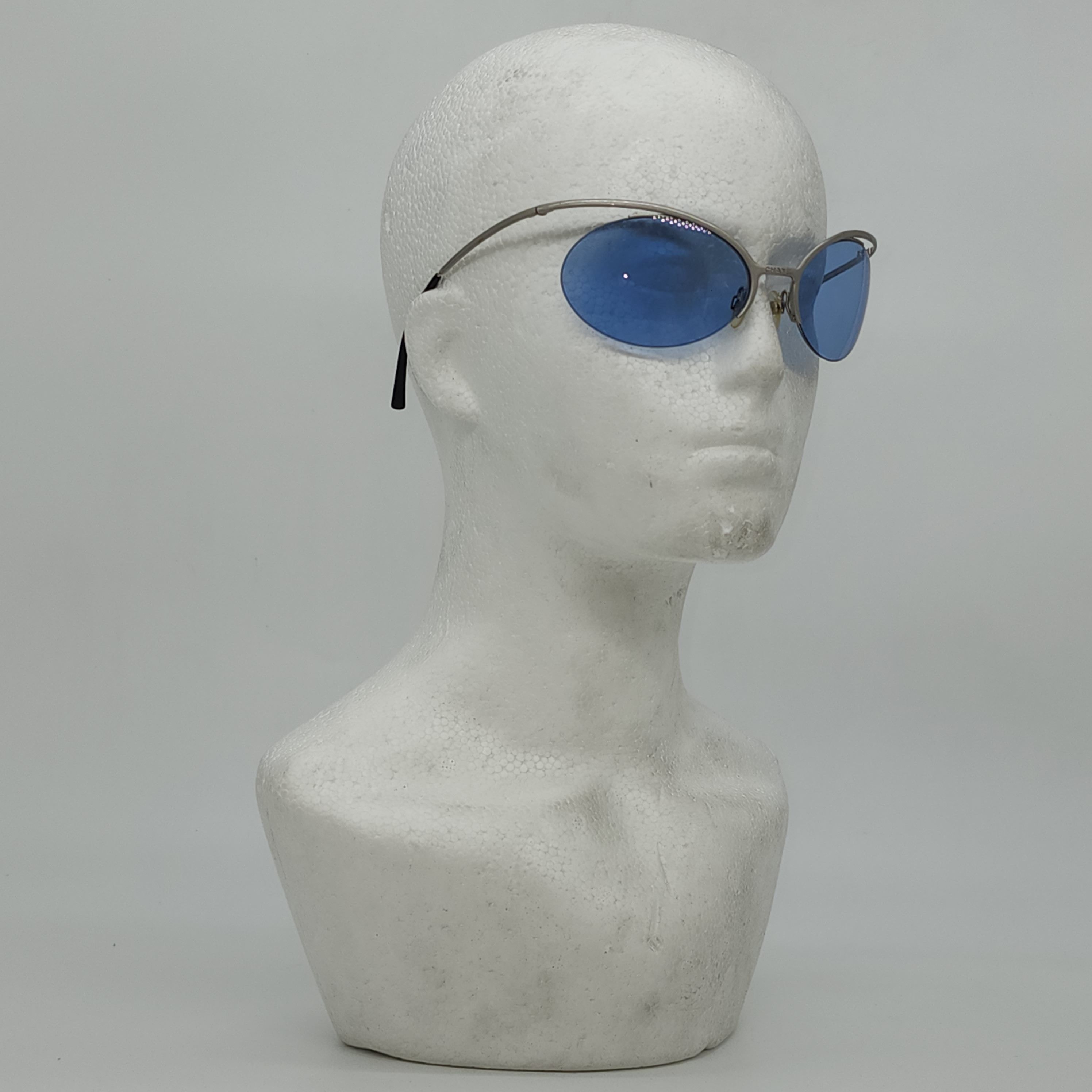 Chanel Chanel - SS00 - 4001 Futuristic Sunglasses Size ONE SIZE - 14 Thumbnail