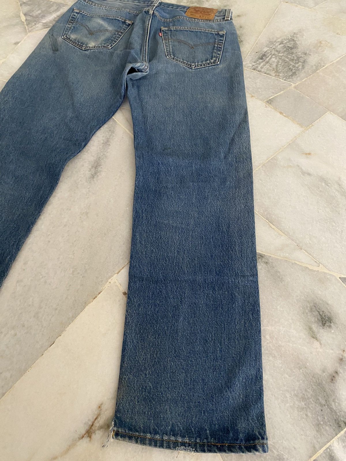 Levi's VINTAGE 90s LEVIS 501XX DISTRESSED DENIM JEANS Size US 33 - 14 Thumbnail