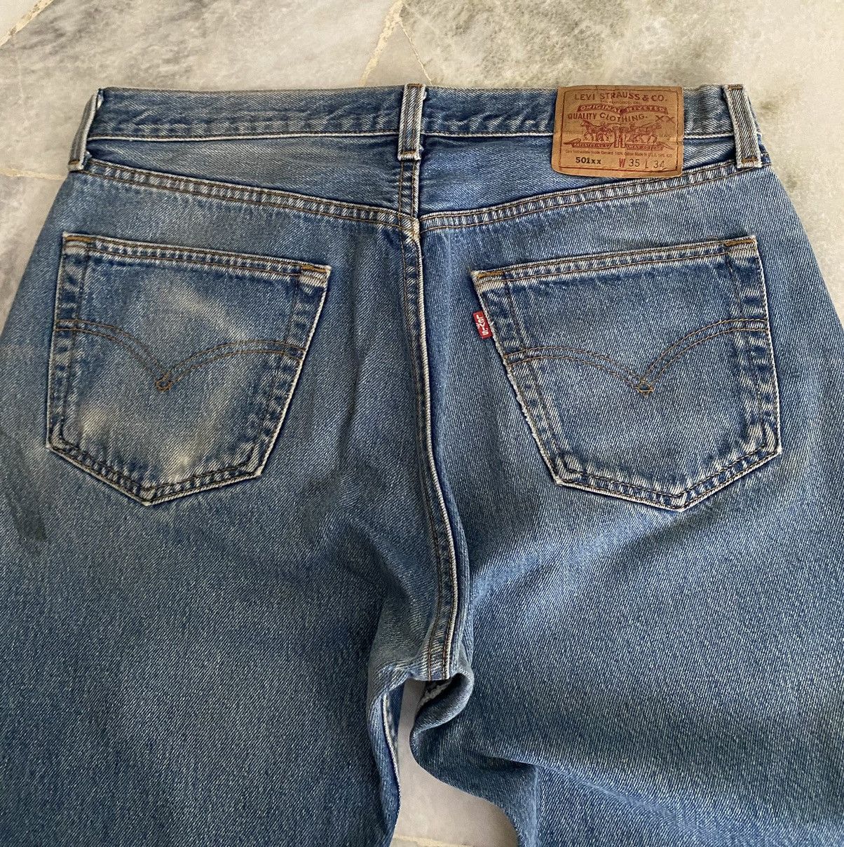 Levi's VINTAGE 90s LEVIS 501XX DISTRESSED DENIM JEANS Size US 33 - 15 Thumbnail