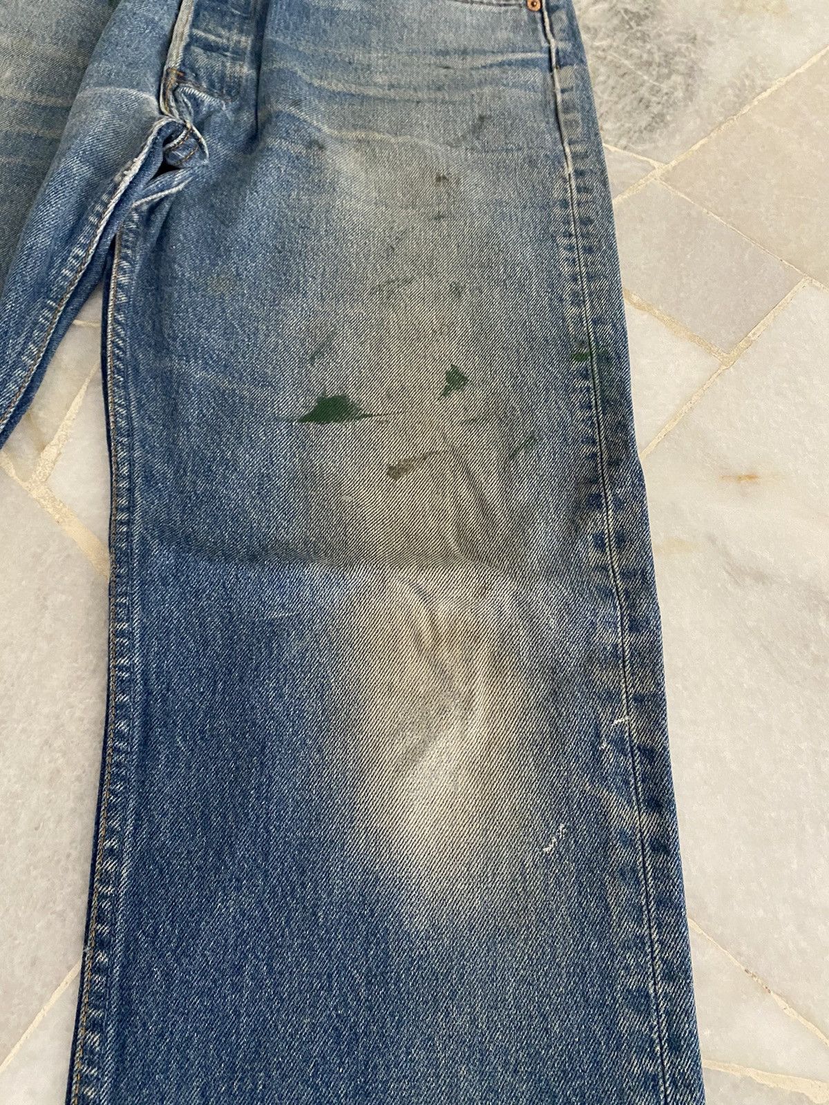 Levi's VINTAGE 90s LEVIS 501XX DISTRESSED DENIM JEANS Size US 33 - 5 Thumbnail