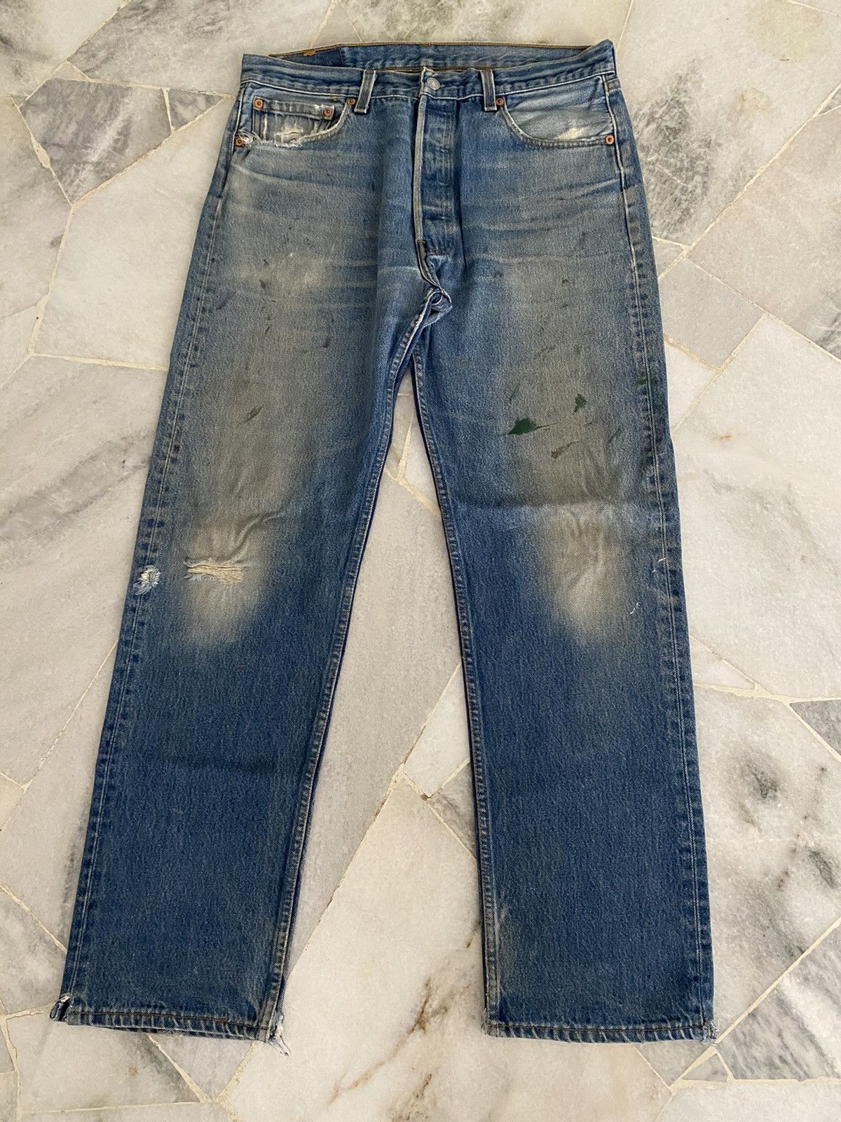 Levi's VINTAGE 90s LEVIS 501XX DISTRESSED DENIM JEANS Size US 33 - 1 Thumbnail