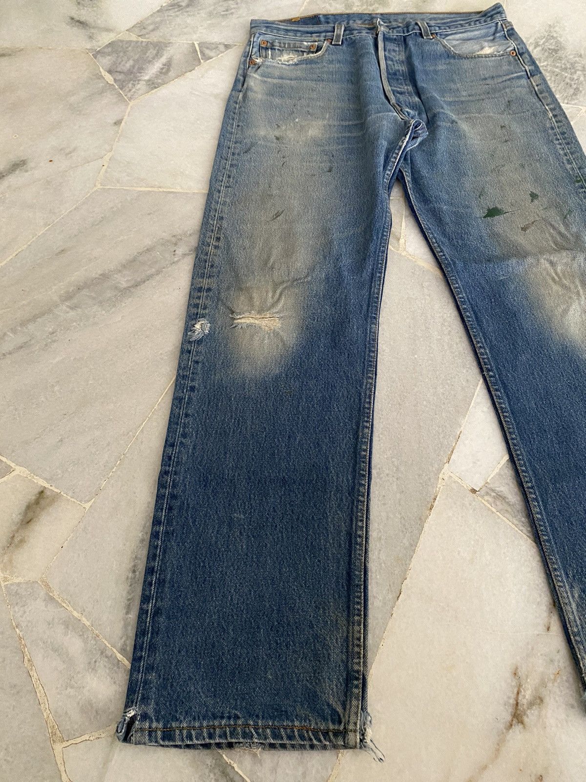 Levi's VINTAGE 90s LEVIS 501XX DISTRESSED DENIM JEANS Size US 33 - 3 Thumbnail