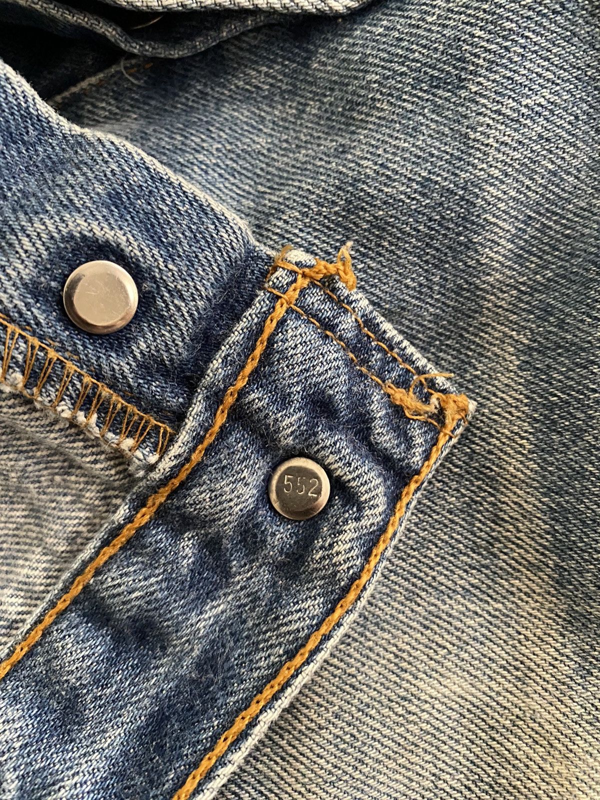 Levi's VINTAGE 90s LEVIS 501XX DISTRESSED DENIM JEANS Size US 33 - 10 Thumbnail