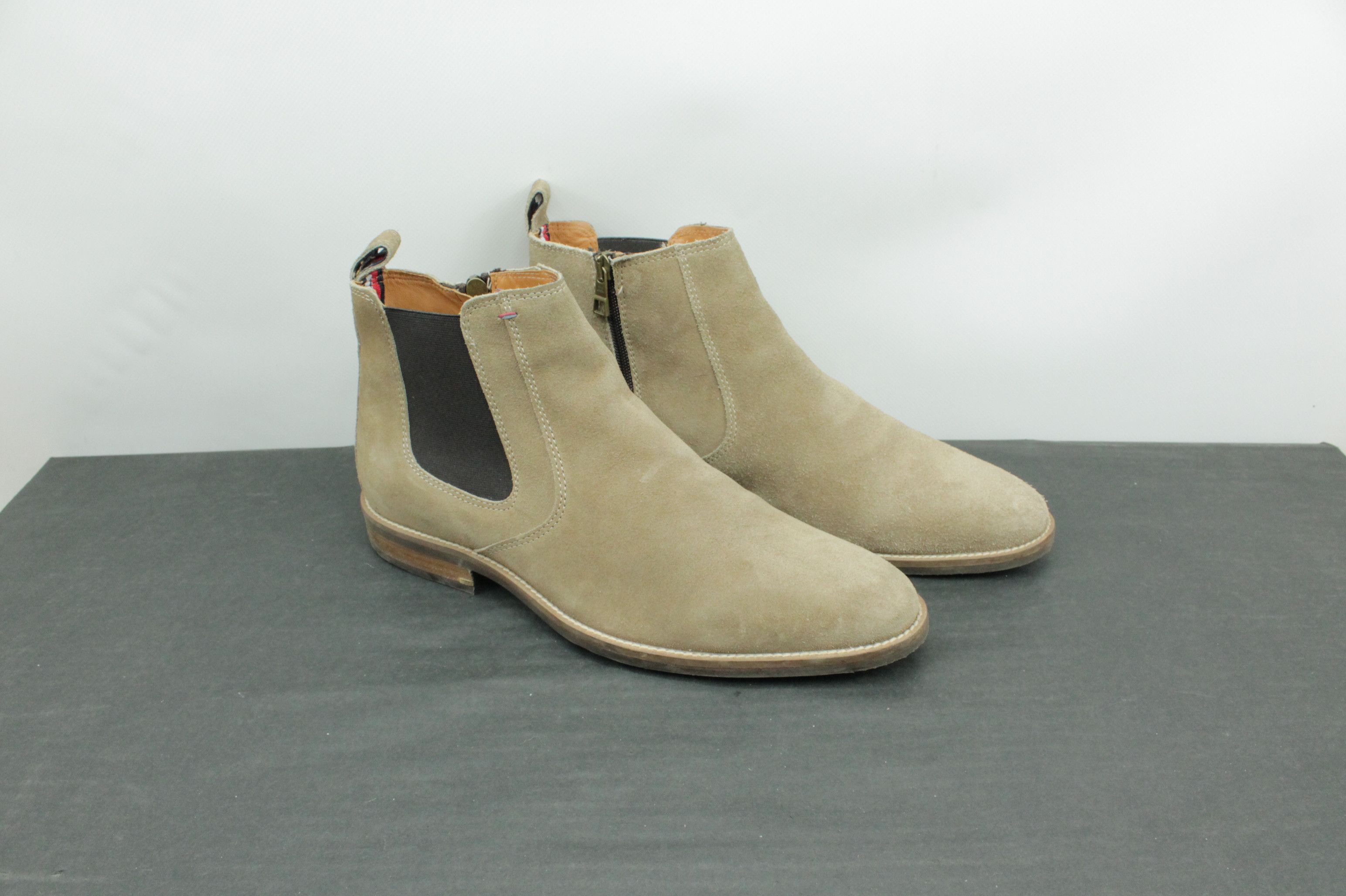 Tommy Hilfiger Essential Suede Chelsea Boot