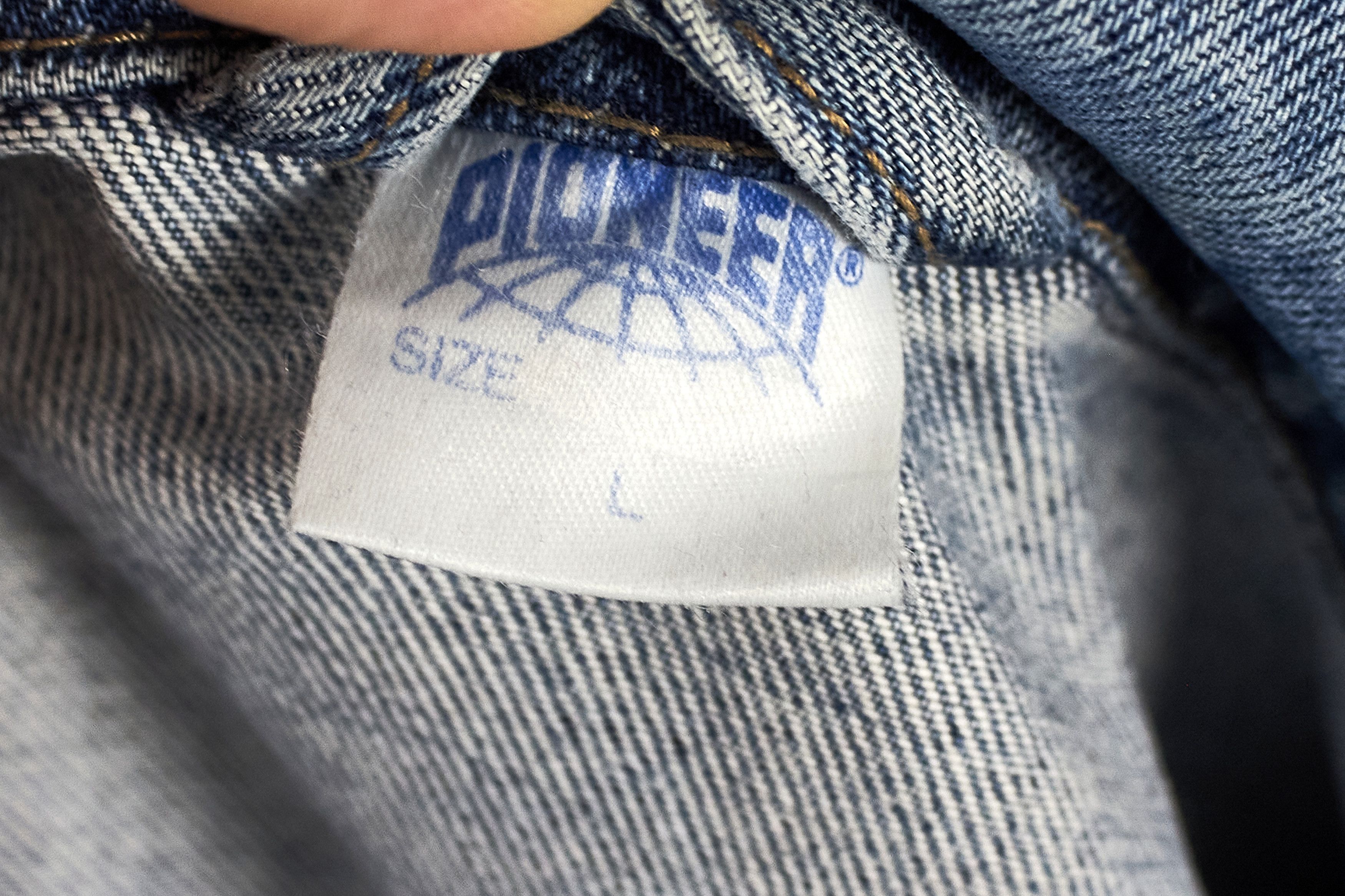Vintage Rare vintage men's blue trucker denim jacket Pioneer Size US L / EU 52-54 / 3 - 11 Thumbnail