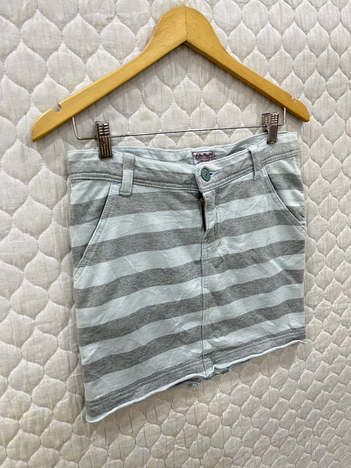Hypebeast × Levi's (Sss). LEVIS REDLOOP HYPEBEAST SKIRTS Size 30" / US 8 / IT 44 - 6 Thumbnail