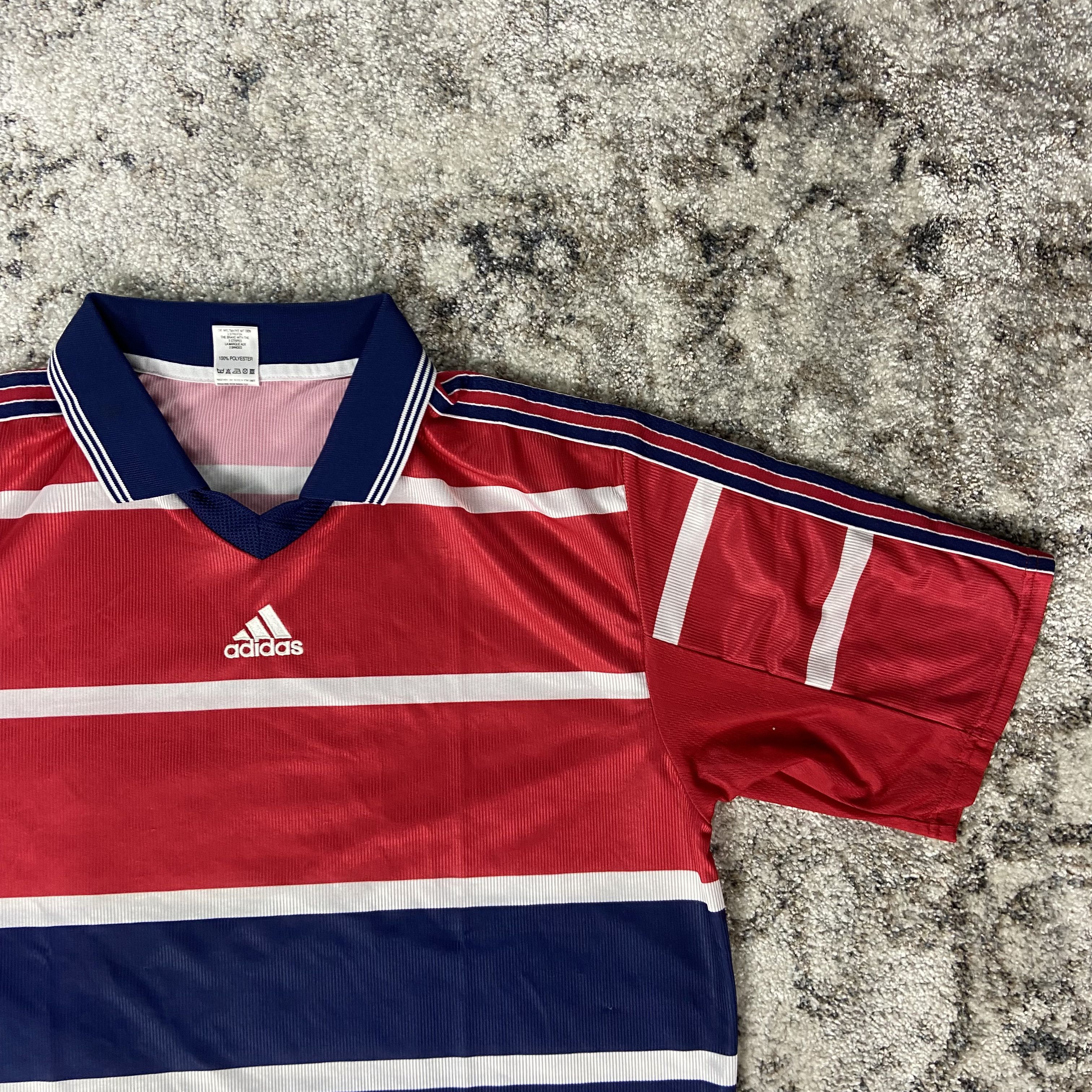 Adidas 1990s SOCCER RARE VINTAGE ADIDAS TEE Size US XL / EU 56 / 4 - 3 Thumbnail