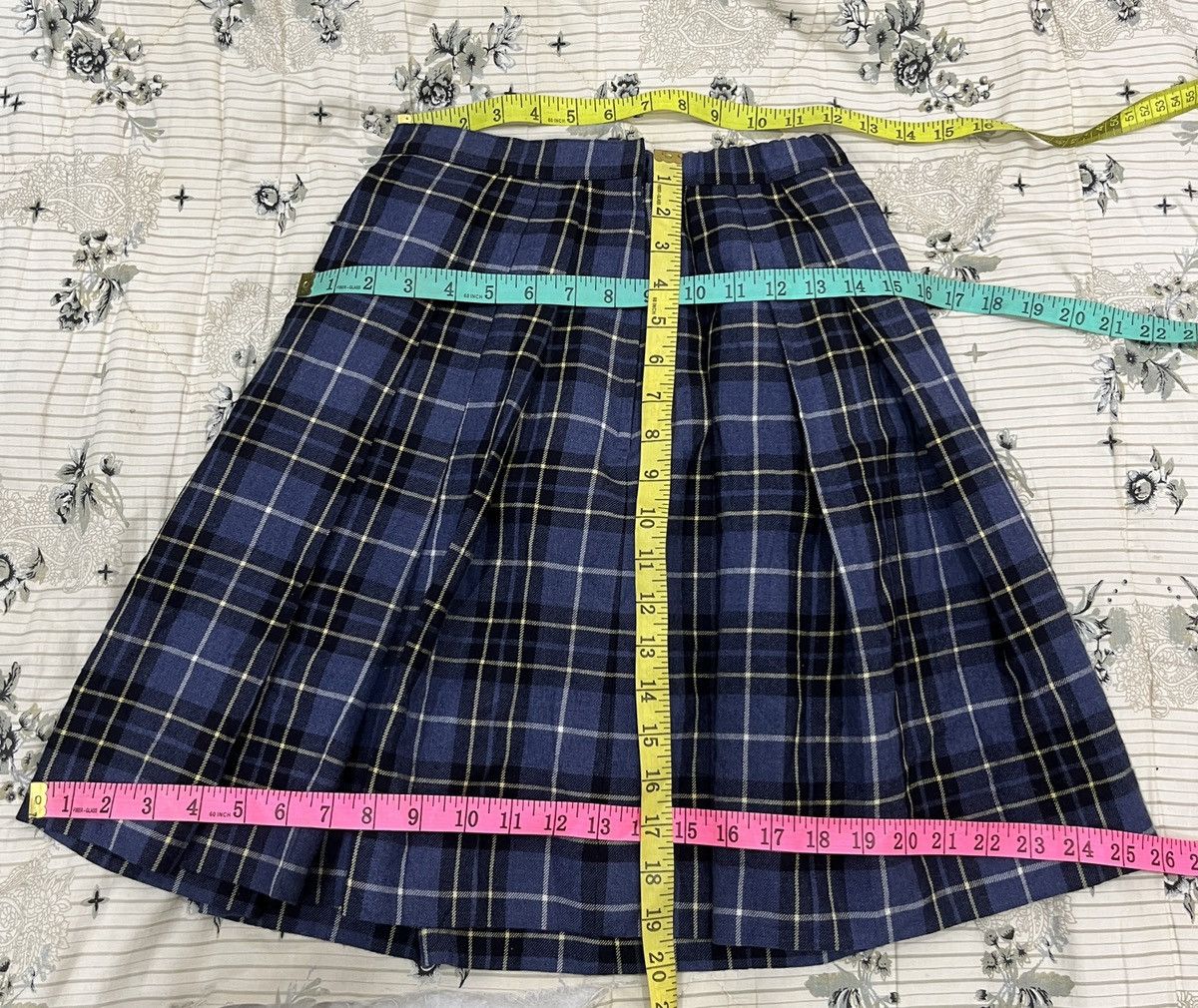 Burberry (Sss). BURBERRY LONDON HYPEBEAST PLEATED SKIRTS Size 24" / US 00 / IT 34 - 12 Thumbnail