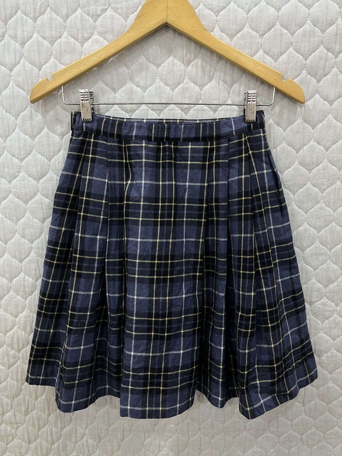 Burberry (Sss). BURBERRY LONDON HYPEBEAST PLEATED SKIRTS Size 24" / US 00 / IT 34 - 5 Thumbnail