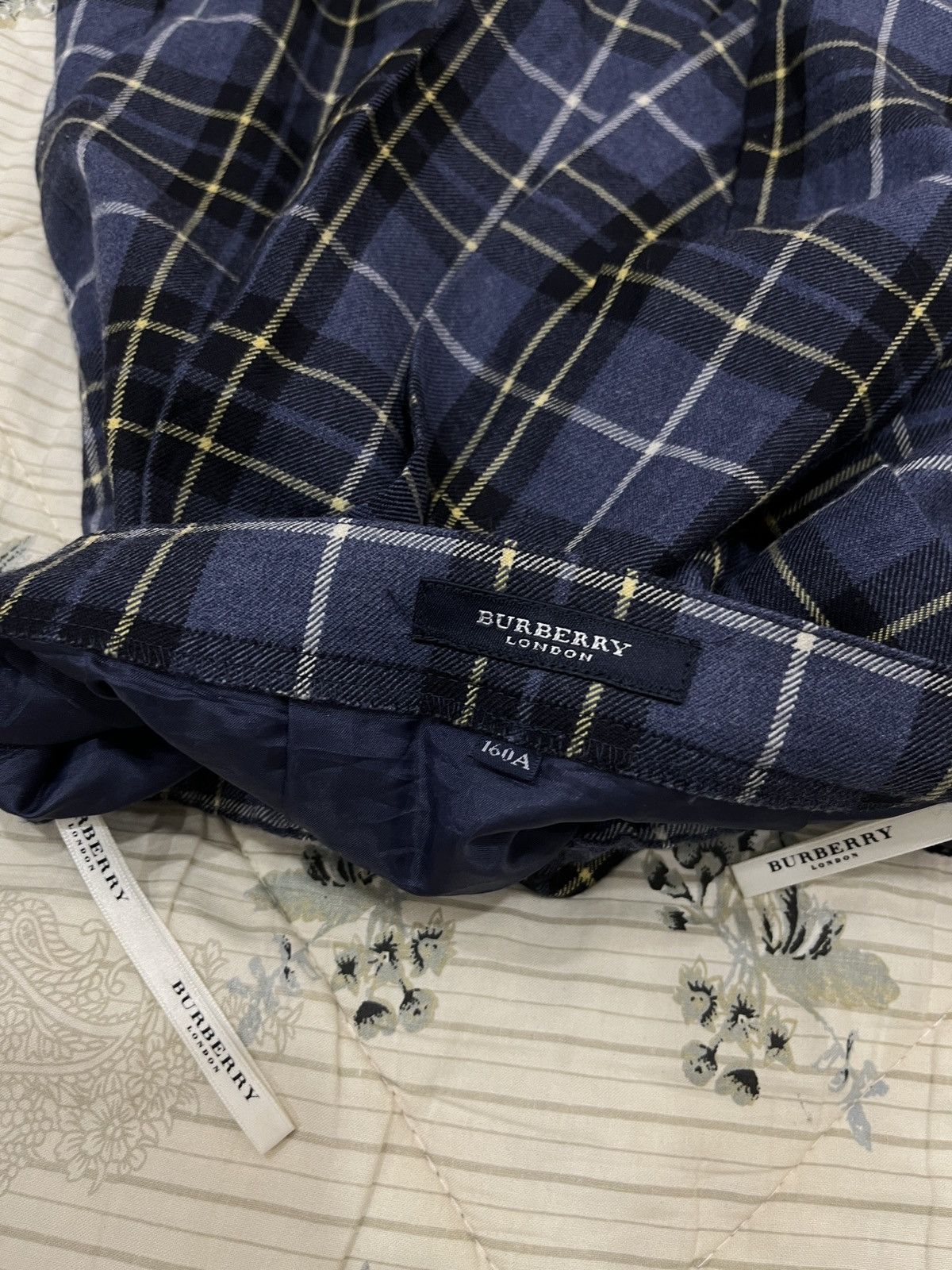 Burberry (Sss). BURBERRY LONDON HYPEBEAST PLEATED SKIRTS Size 24" / US 00 / IT 34 - 8 Thumbnail