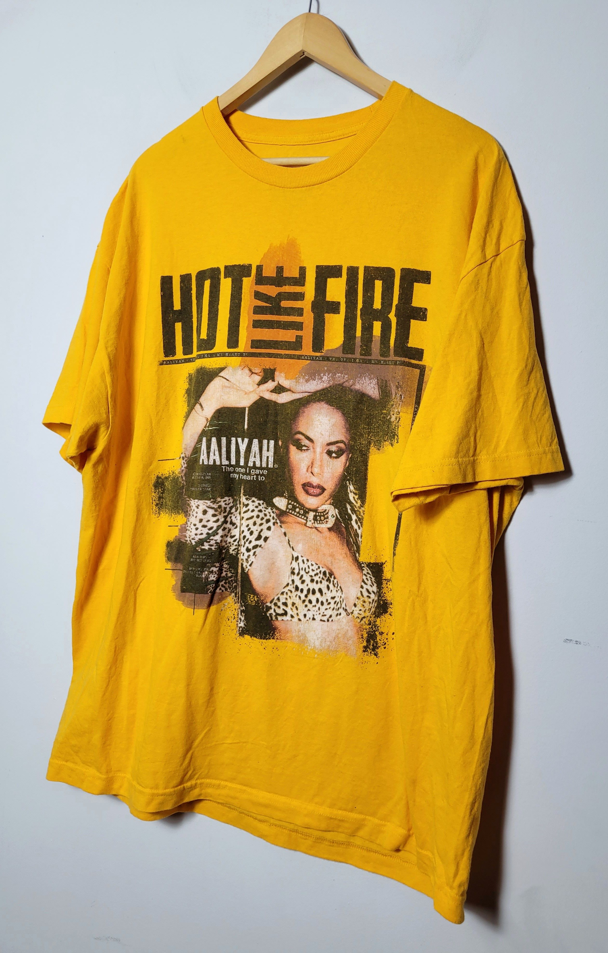 Rap Tees × Vintage Aaliyah HOT LIKE FIRE y2k og t-shirt Size US XL / EU 56 / 4 - 2 Thumbnail