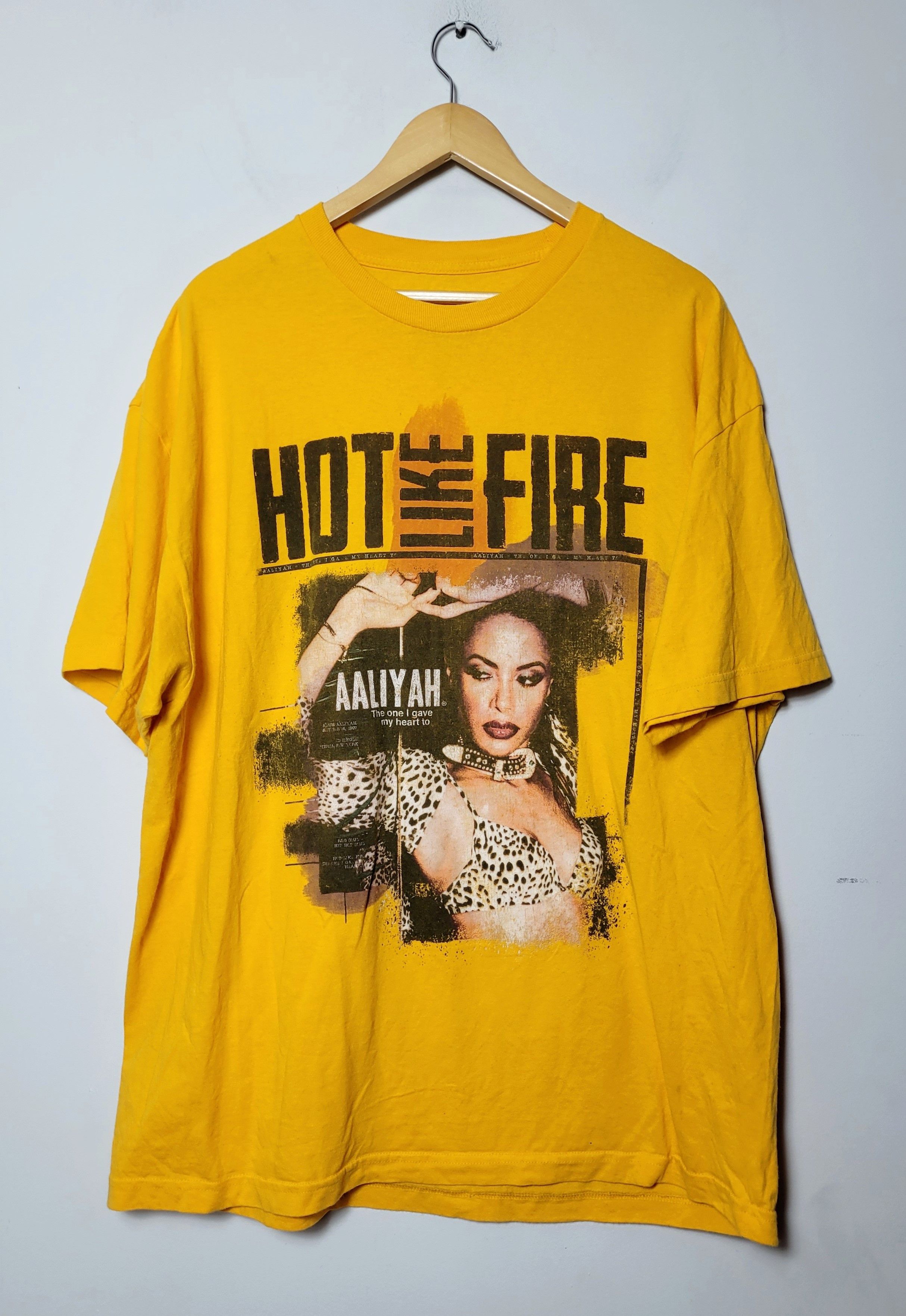 Rap Tees × Vintage Aaliyah HOT LIKE FIRE y2k og t-shirt Size US XL / EU 56 / 4 - 1 Thumbnail