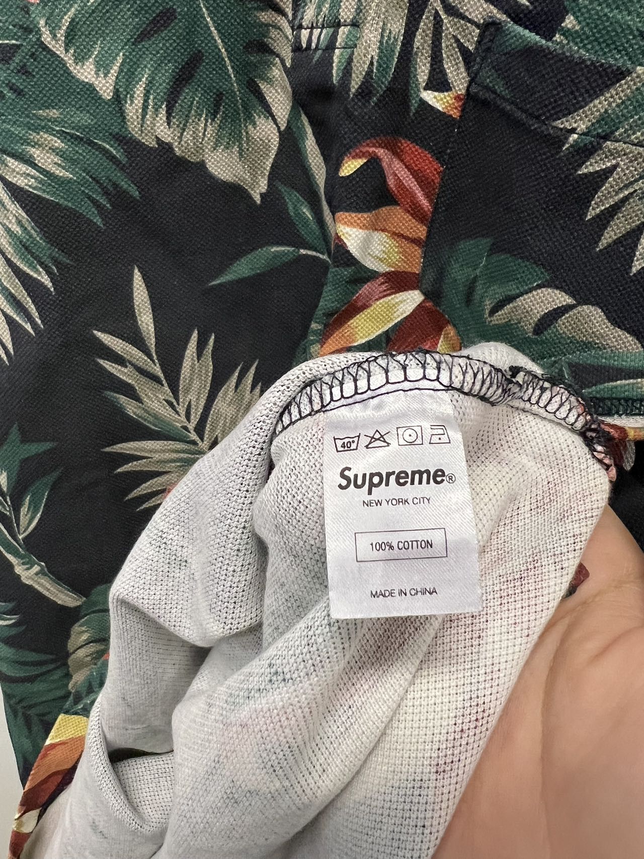 Supreme SUPREME FLORAL POLO SHORT BLACK SS12 SIZE L Size US L / EU 52-54 / 3 - 6 Thumbnail