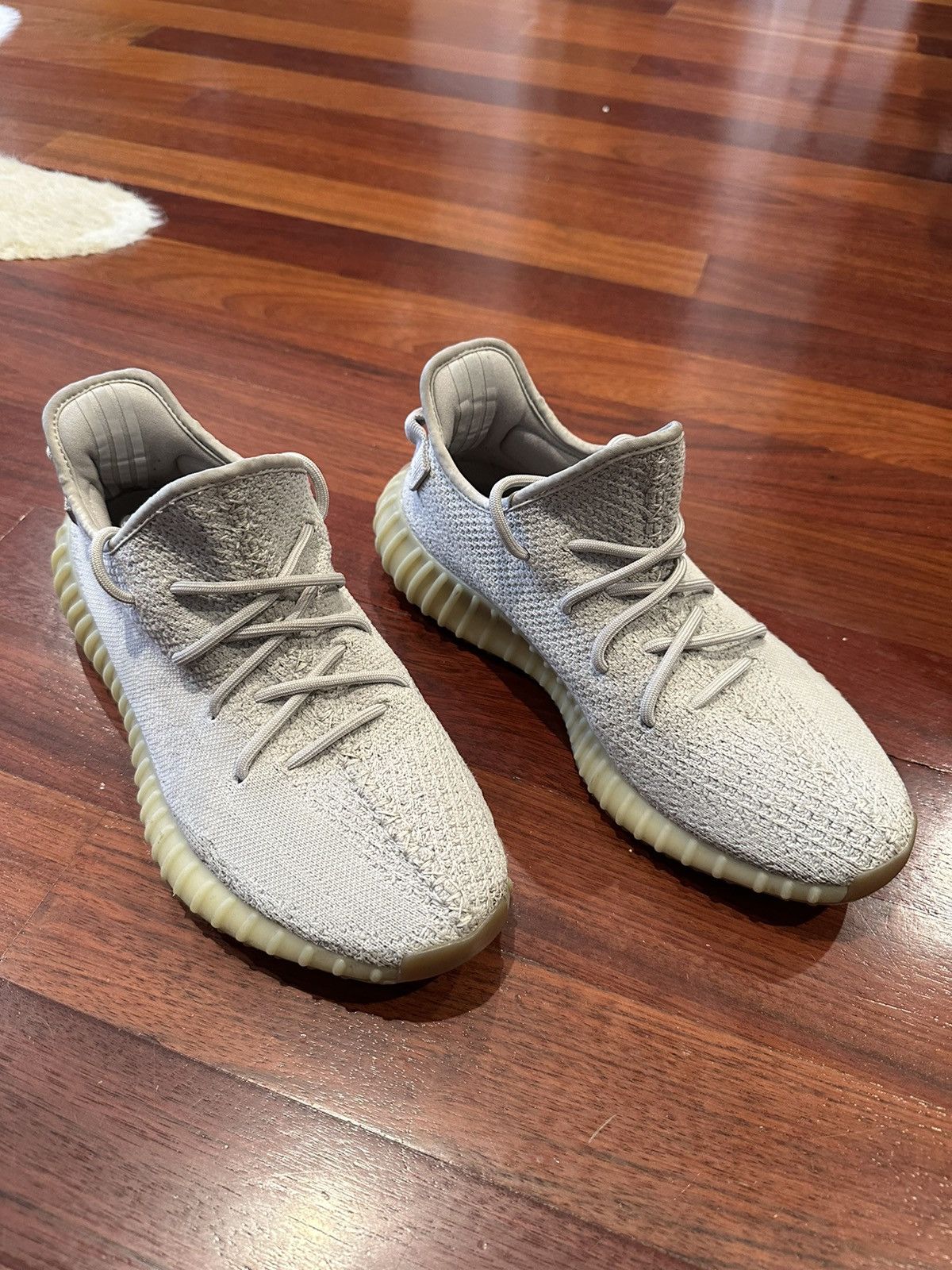 Yeezy 350 V2 Sesame Size 10 Footwear