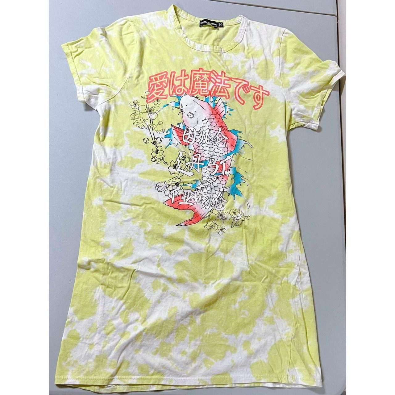 PrettyLittleThing Koi Fish Cherry Blossom Floral Oversized T-Shirt Tee Top 🌸✨ Size M / US 6-8 / IT 42-44 - 1 Thumbnail