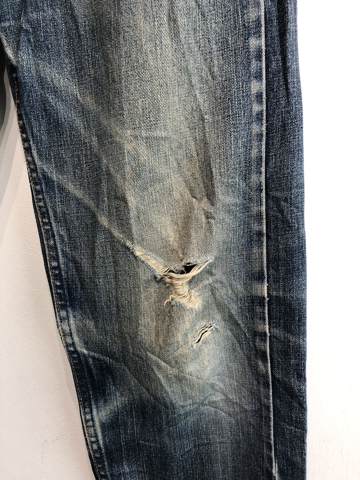 Levi's Vintage Levis 569 Distressed Denim Size US 28 / EU 44 - 3 Thumbnail