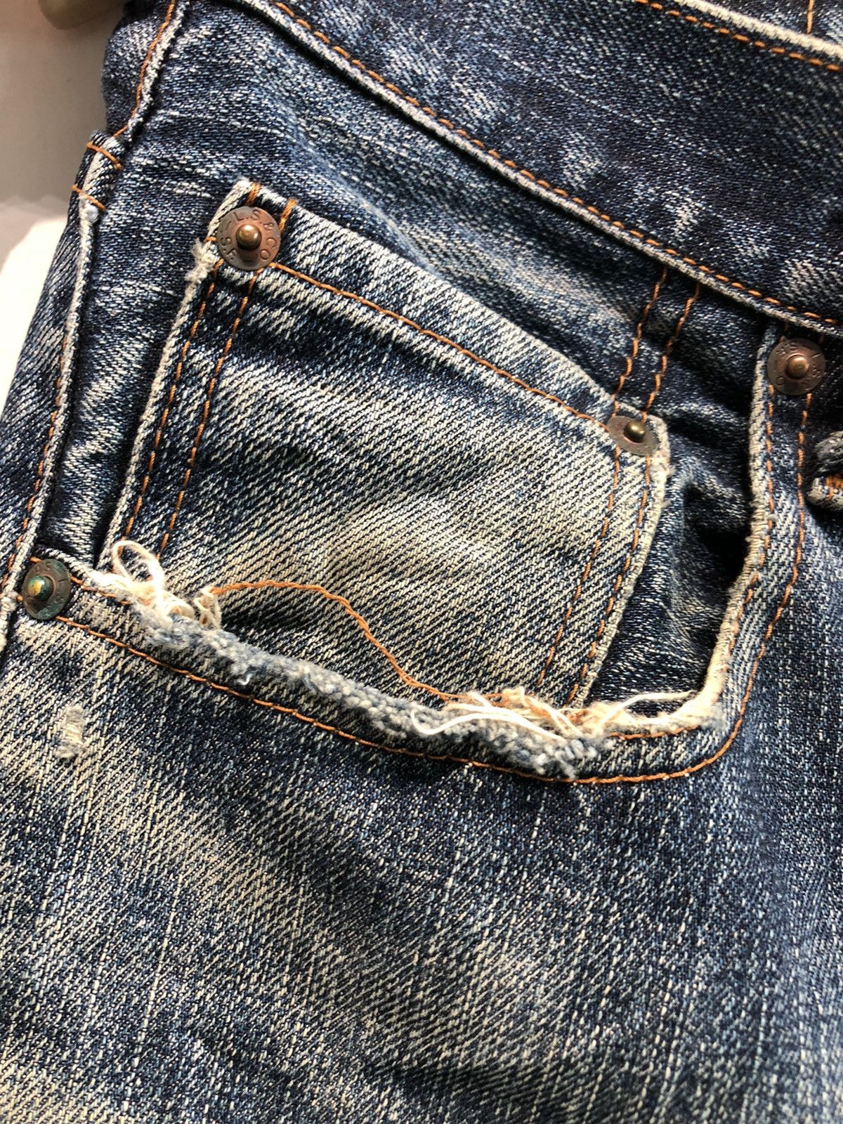 Levi's Vintage Levis 569 Distressed Denim Size US 28 / EU 44 - 6 Thumbnail