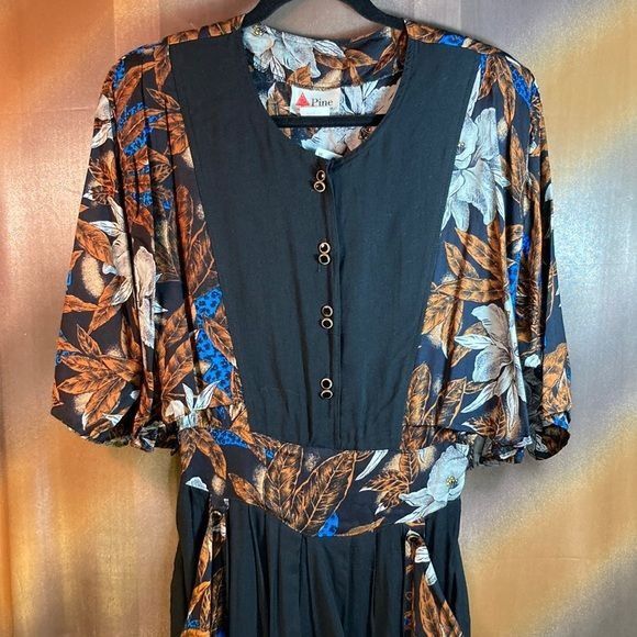 Vintage 90’s Sonamu Pine Dress with Built Cape Black Size M