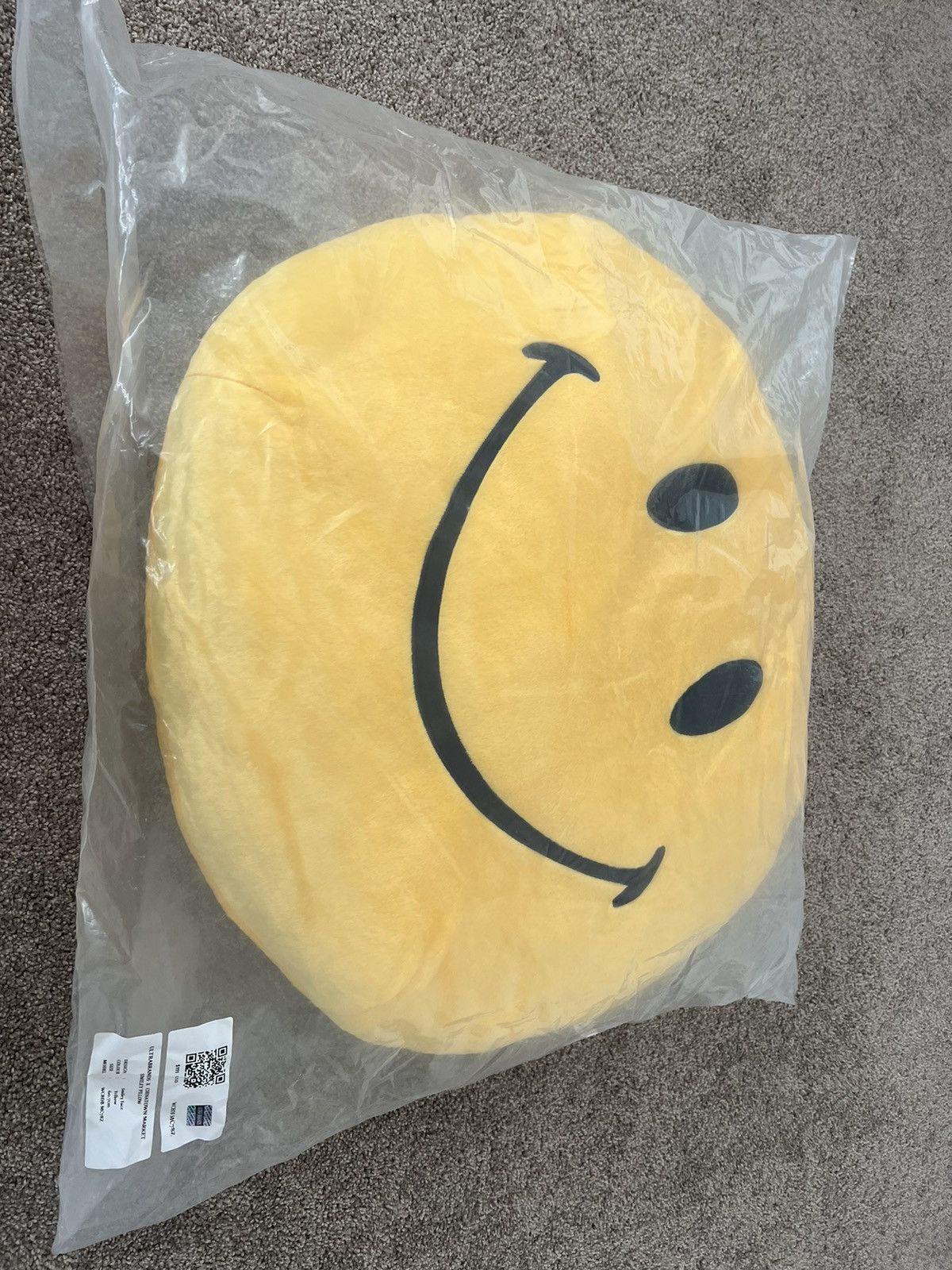 Market Brand new ultrabrands X Chinatown market smiley pillow Size ONE SIZE - 1 Thumbnail