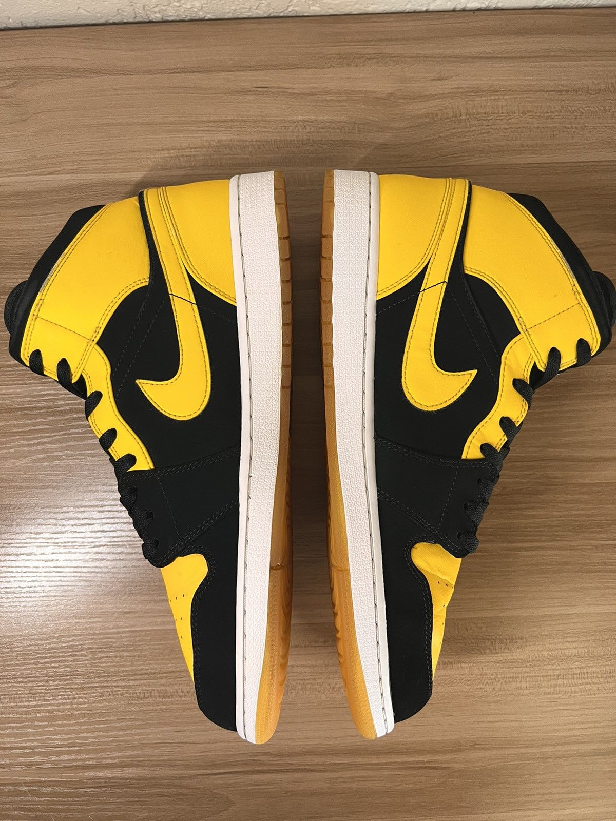 jordan retro 1 mid new love