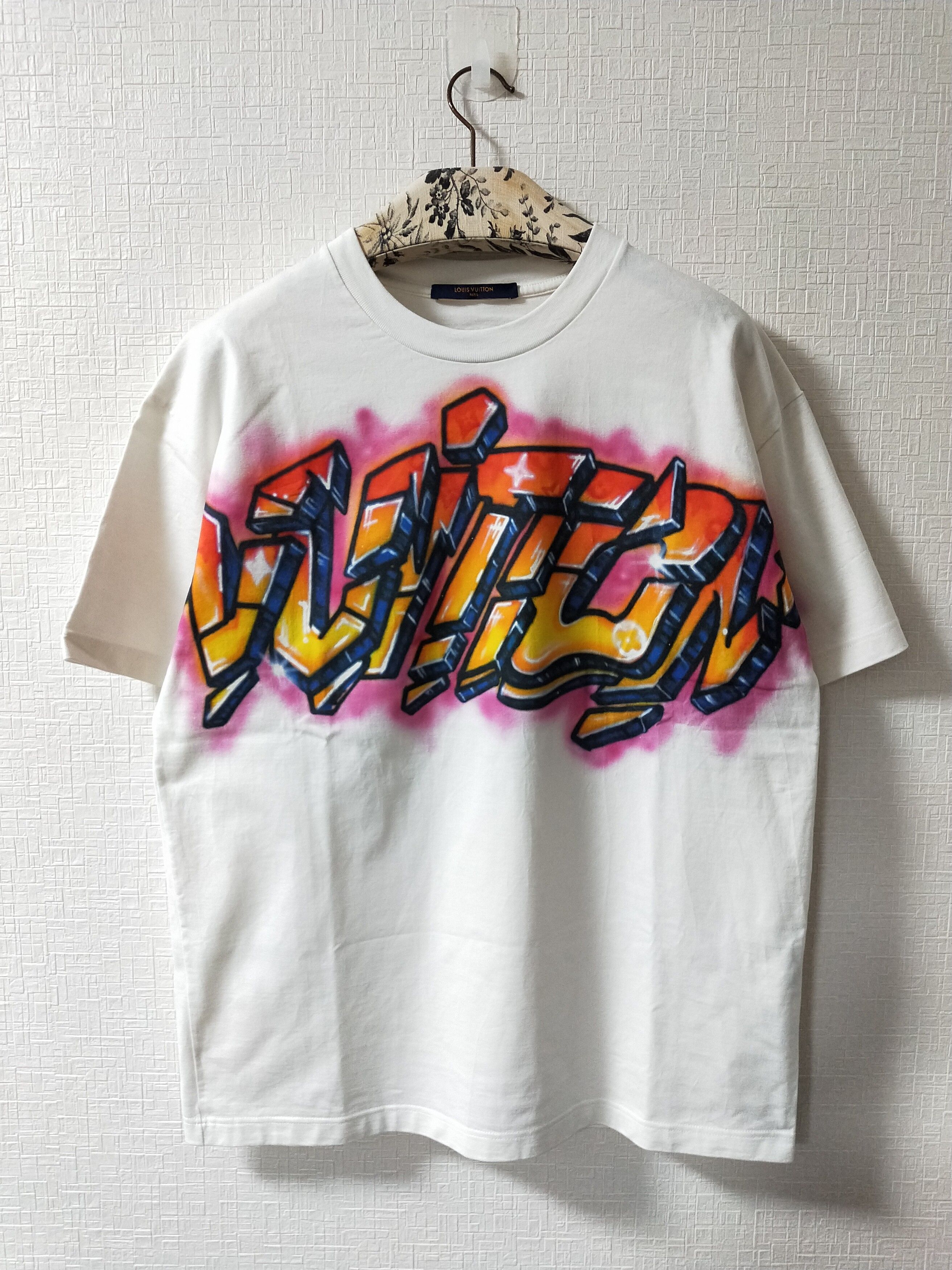 Louis Vuitton Graffiti Graphic T-Shirt - Black T-Shirts, Clothing -  LOU161542