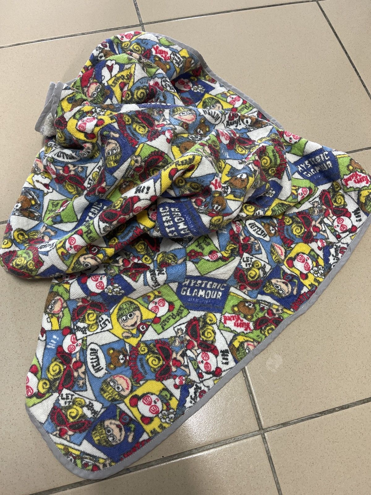Hysteric Glamour 🇯🇵VINTAGE TOWEL HYSTERIC GLAMOUR FULL PRINT VERY RARE Size ONE SIZE - 5 Thumbnail