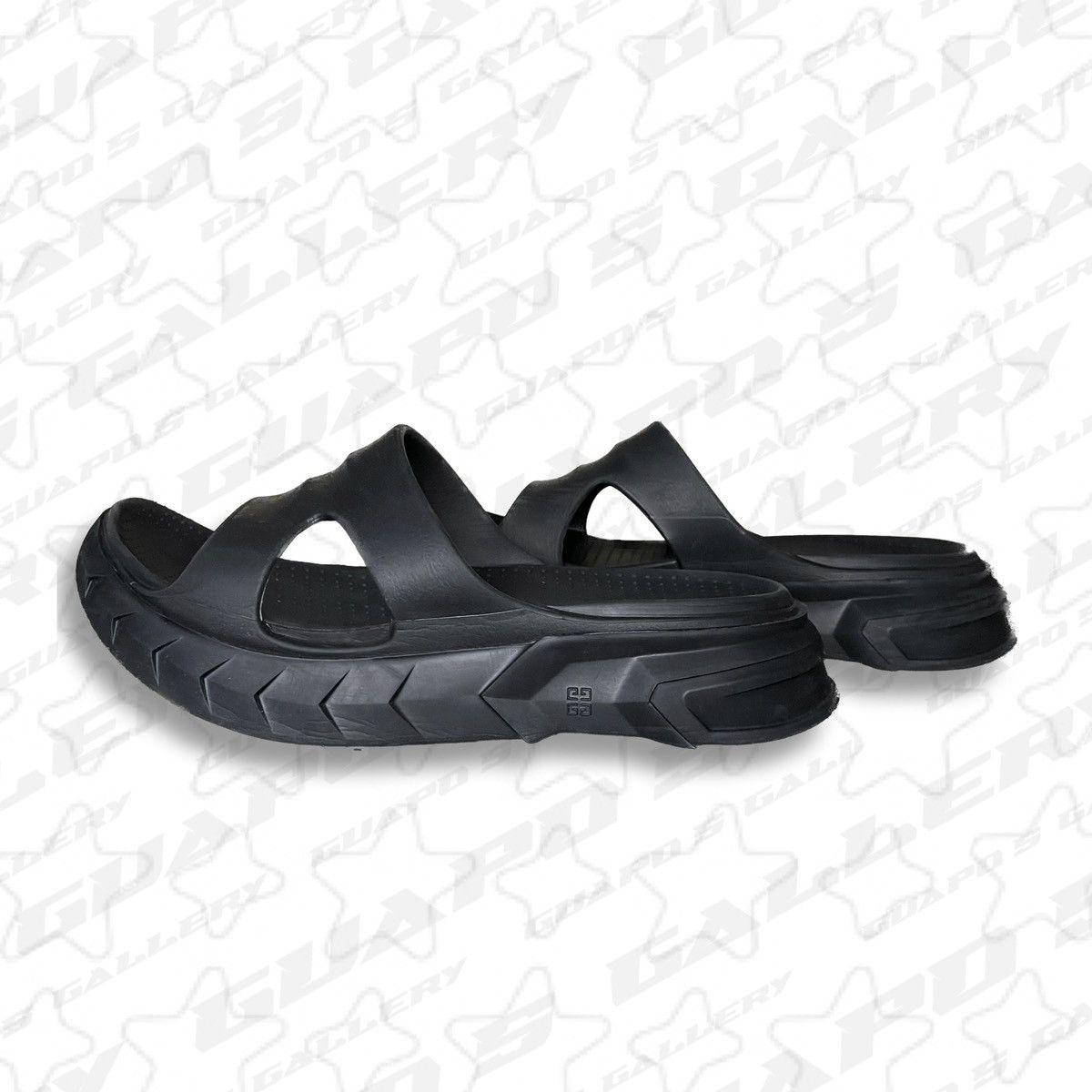 Givenchy × MMW Givenchy Marshmallow Slides Size US 9 / EU 42 - 3 Thumbnail