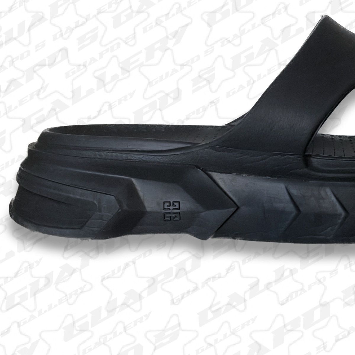 Givenchy × MMW Givenchy Marshmallow Slides Size US 9 / EU 42 - 5 Thumbnail