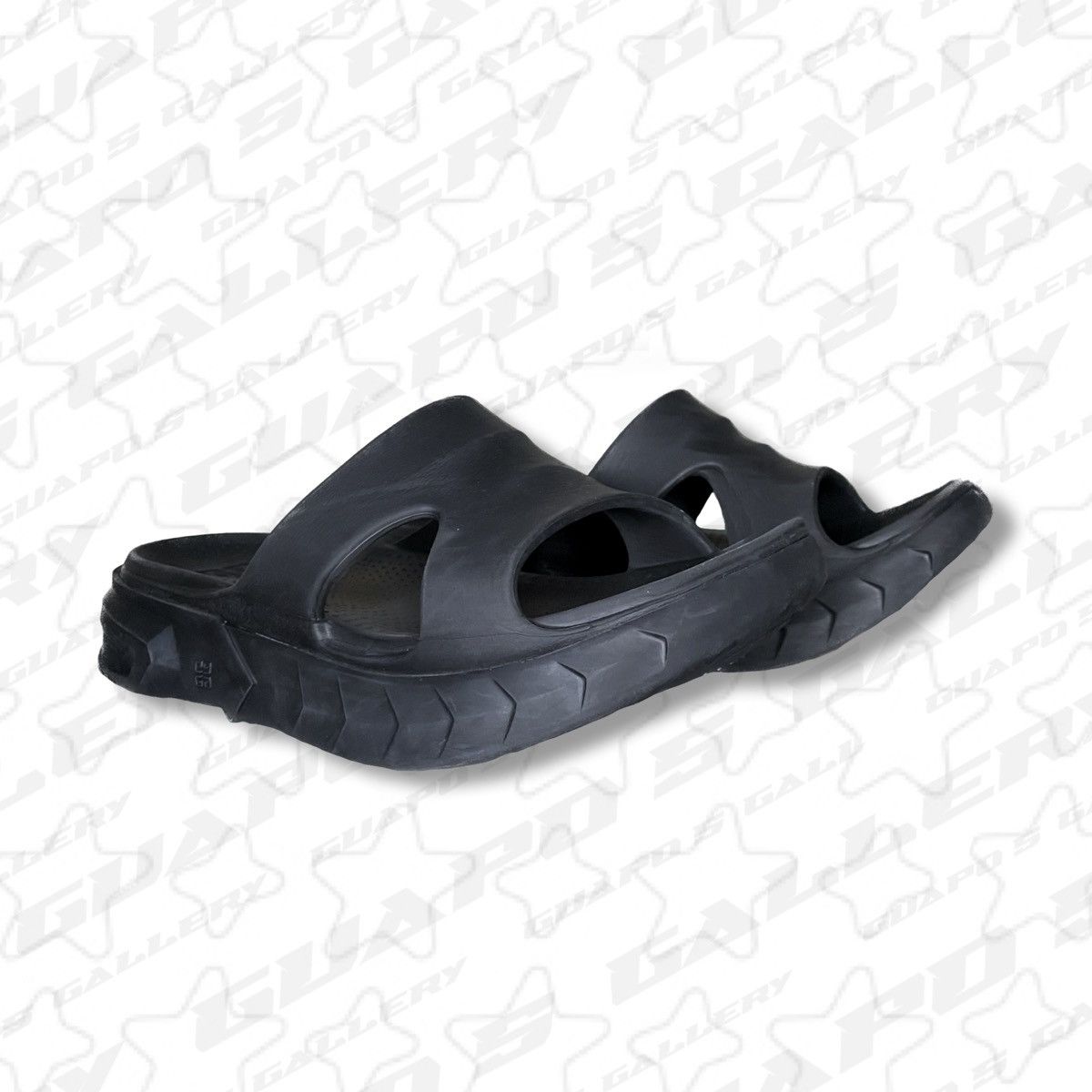 Givenchy × MMW Givenchy Marshmallow Slides Size US 9 / EU 42 - 1 Thumbnail