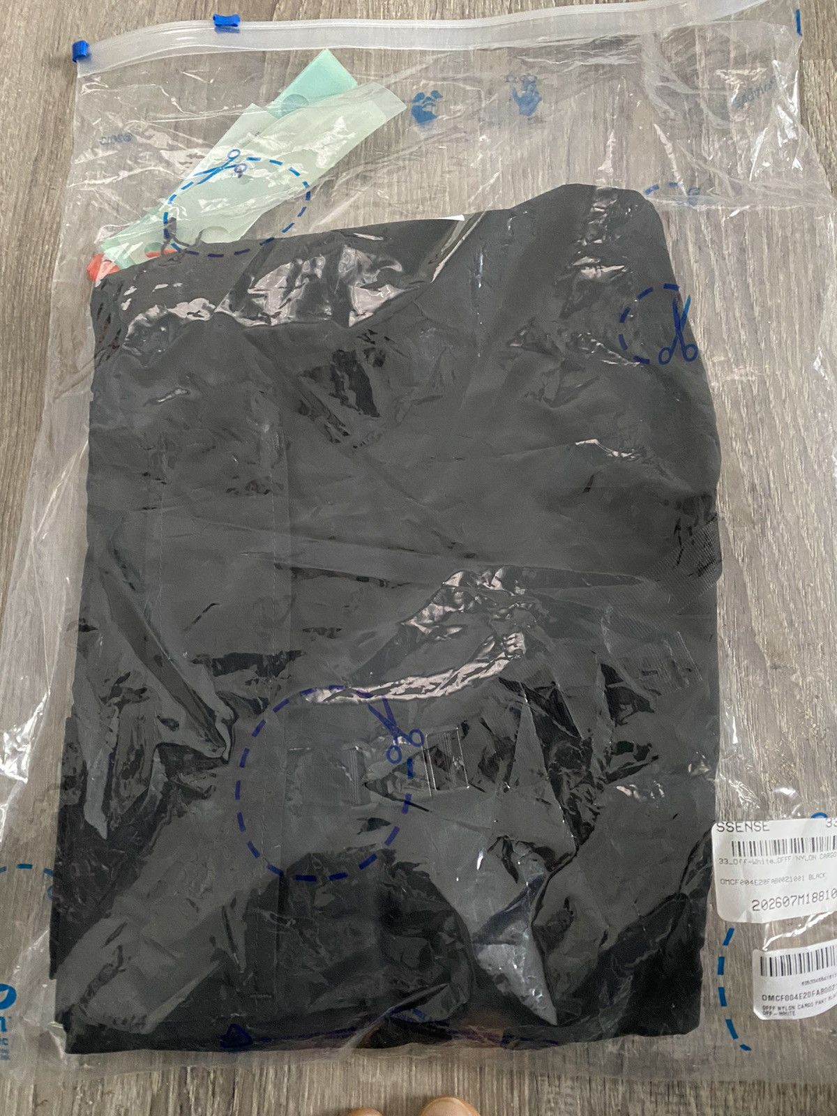 Off-White off-White OFFF Nylon Cargo Pants Size US 33 - 4 Thumbnail