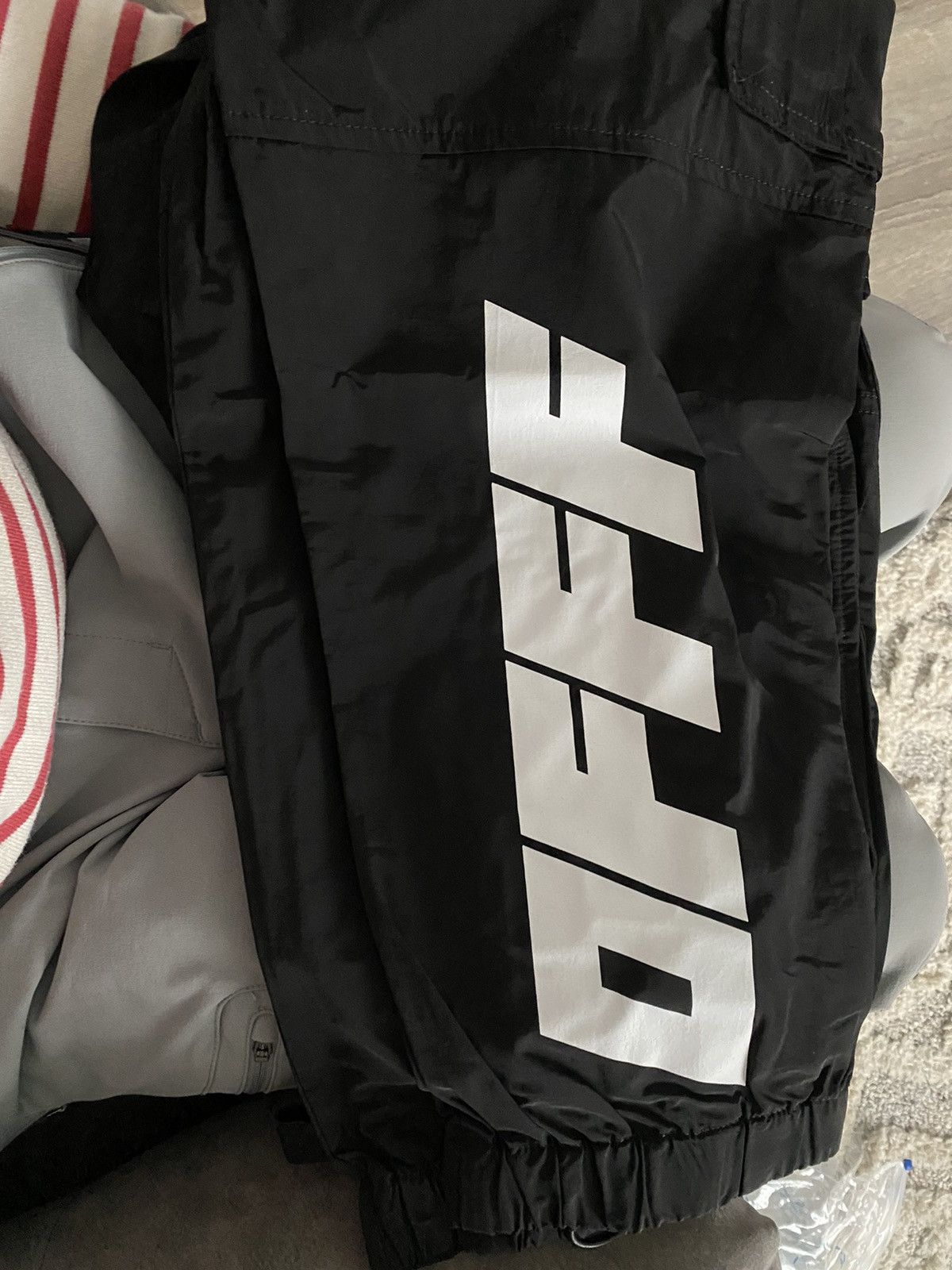 Off-White off-White OFFF Nylon Cargo Pants Size US 33 - 1 Thumbnail