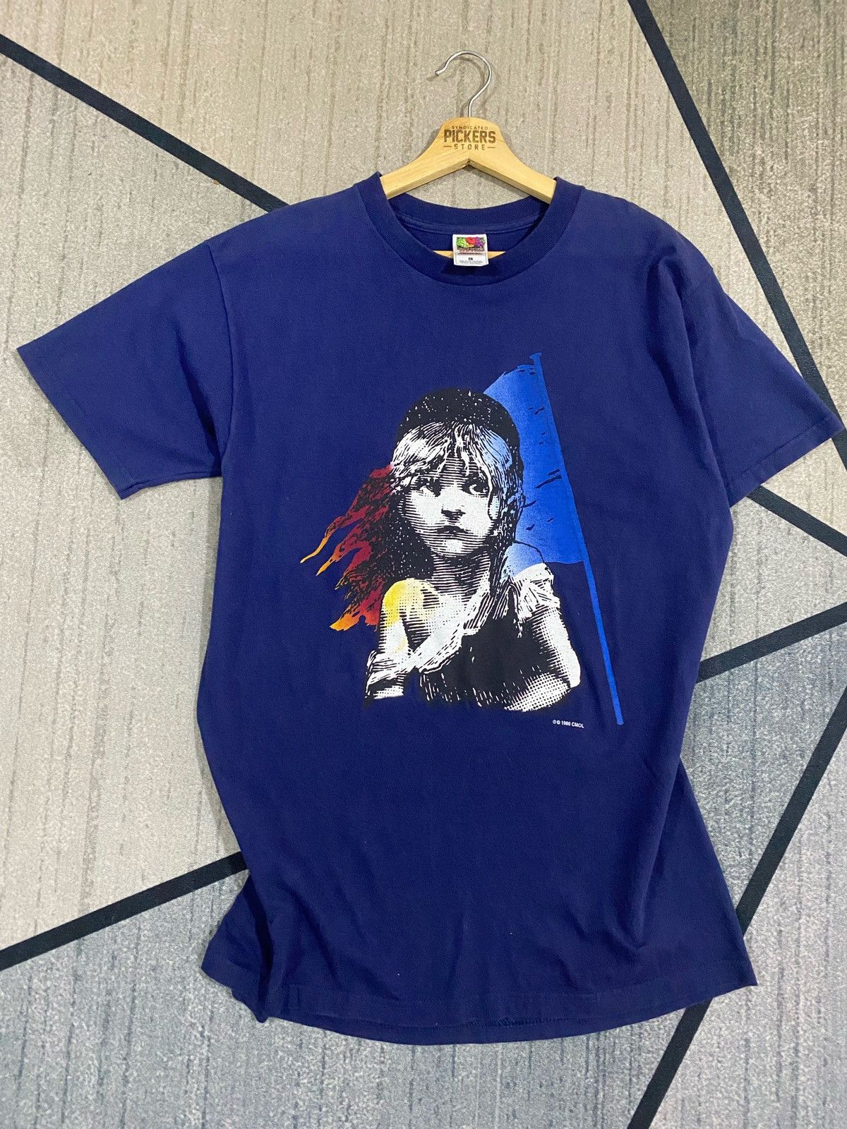Fruit Of The Loom × Vintage Vintage 90s Tee Les Miserables Big Logo Spellout Large Size US L / EU 52-54 / 3 - 1 Thumbnail