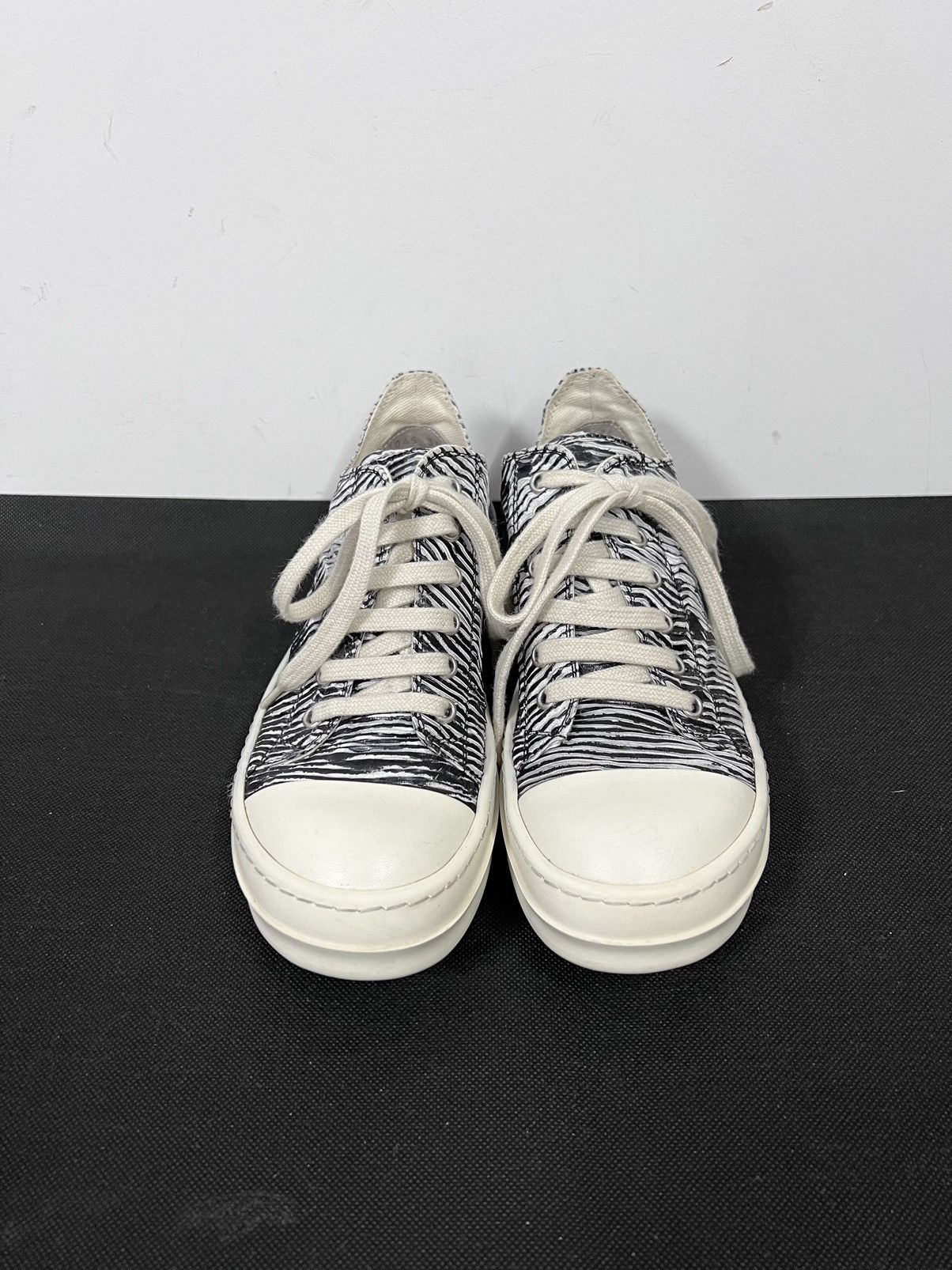 Rick Owens Drkshdw Rick owens drkshdw zebra ramones low top sneakers sz35 Size US 5 / IT 35 - 3 Thumbnail